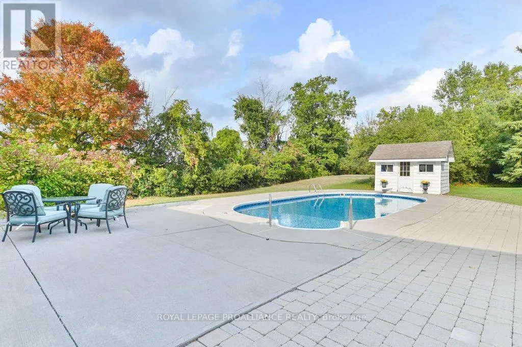 466 MACKENZIE ROAD
