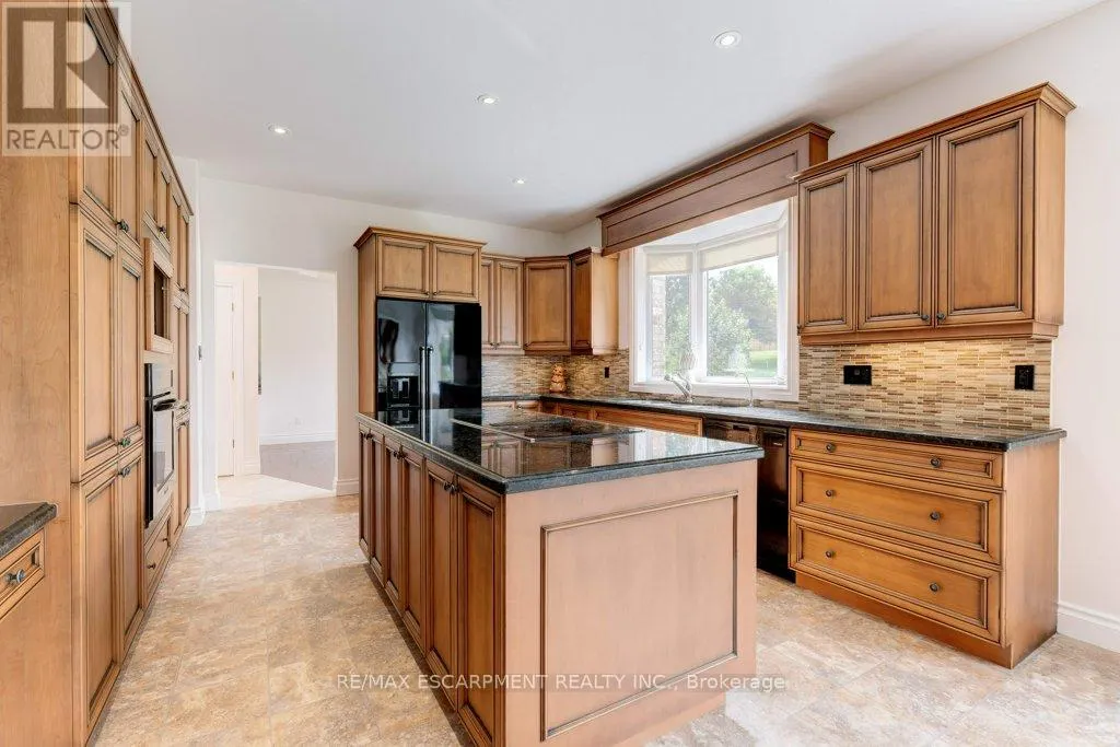 17 TEWS LANE