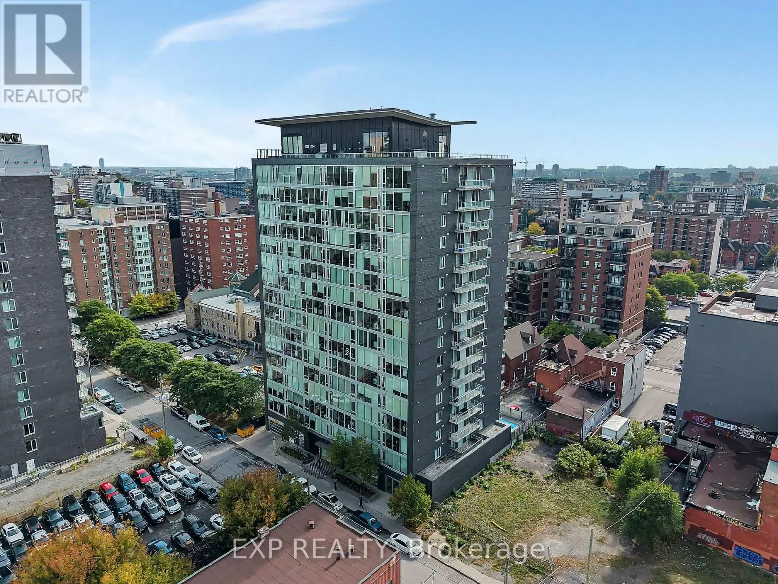 812 - 300 LISGAR STREET