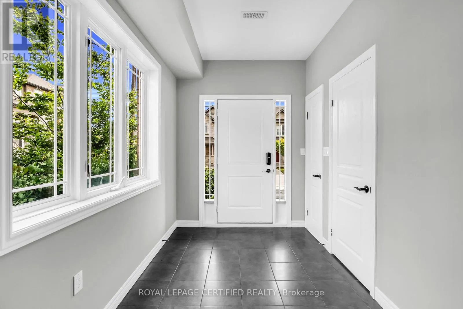 89 BLOOM CRESCENT