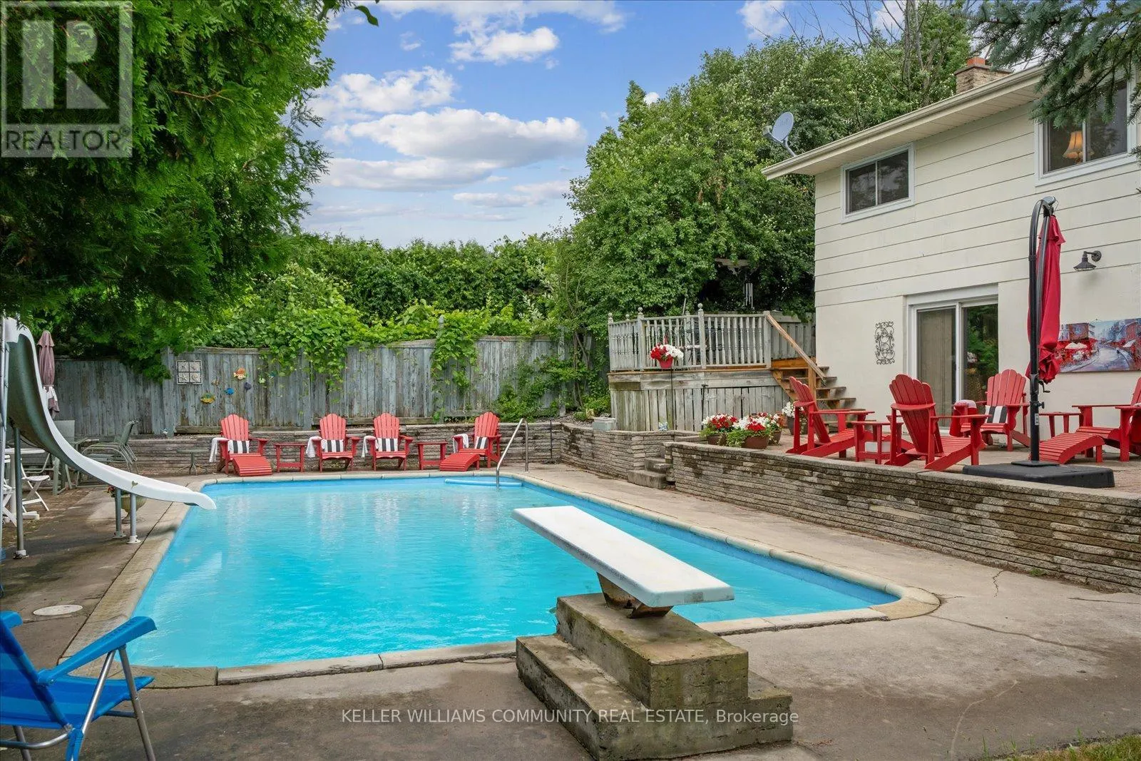 11 BAYLEAF COURT