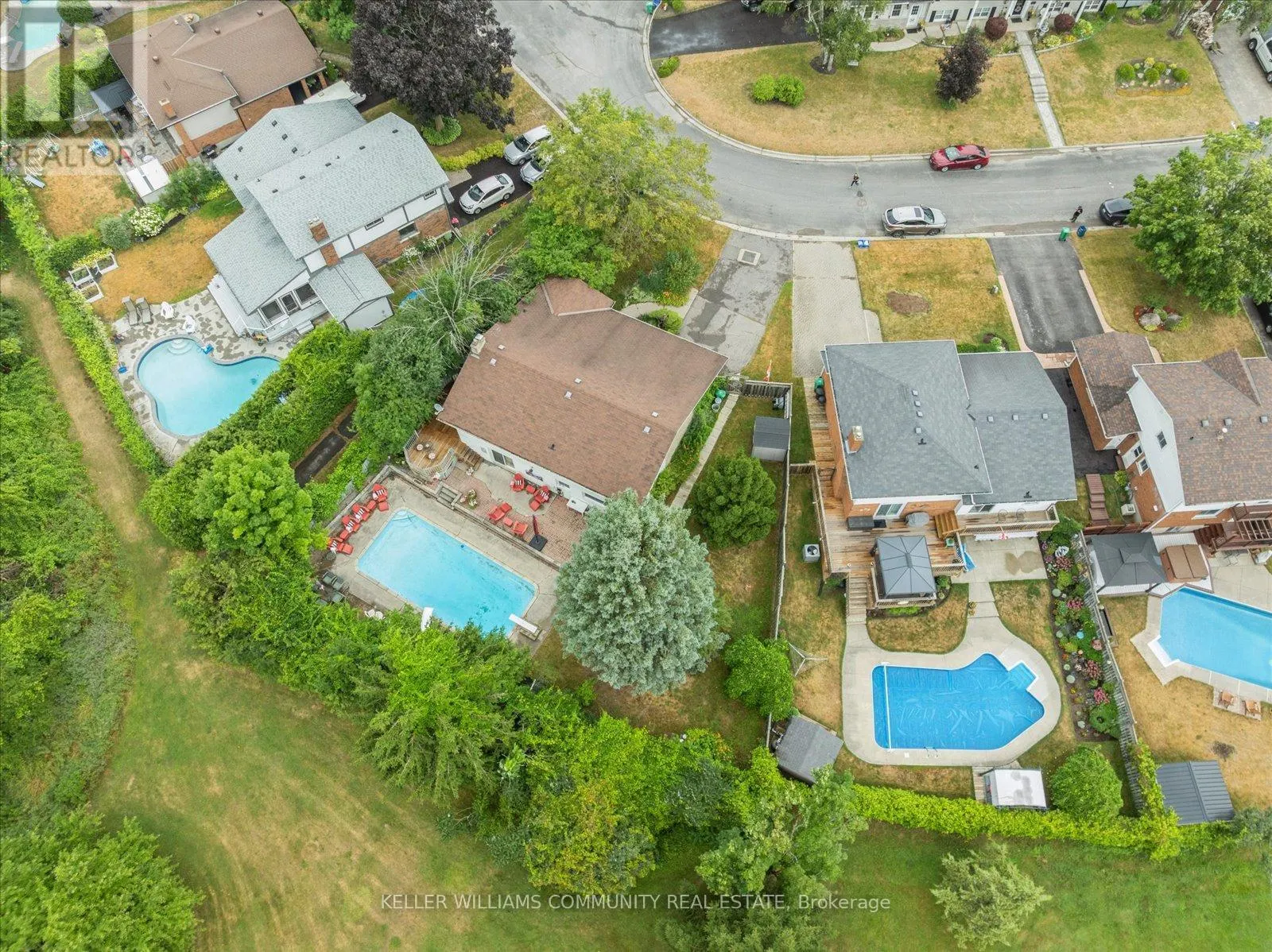 11 BAYLEAF COURT