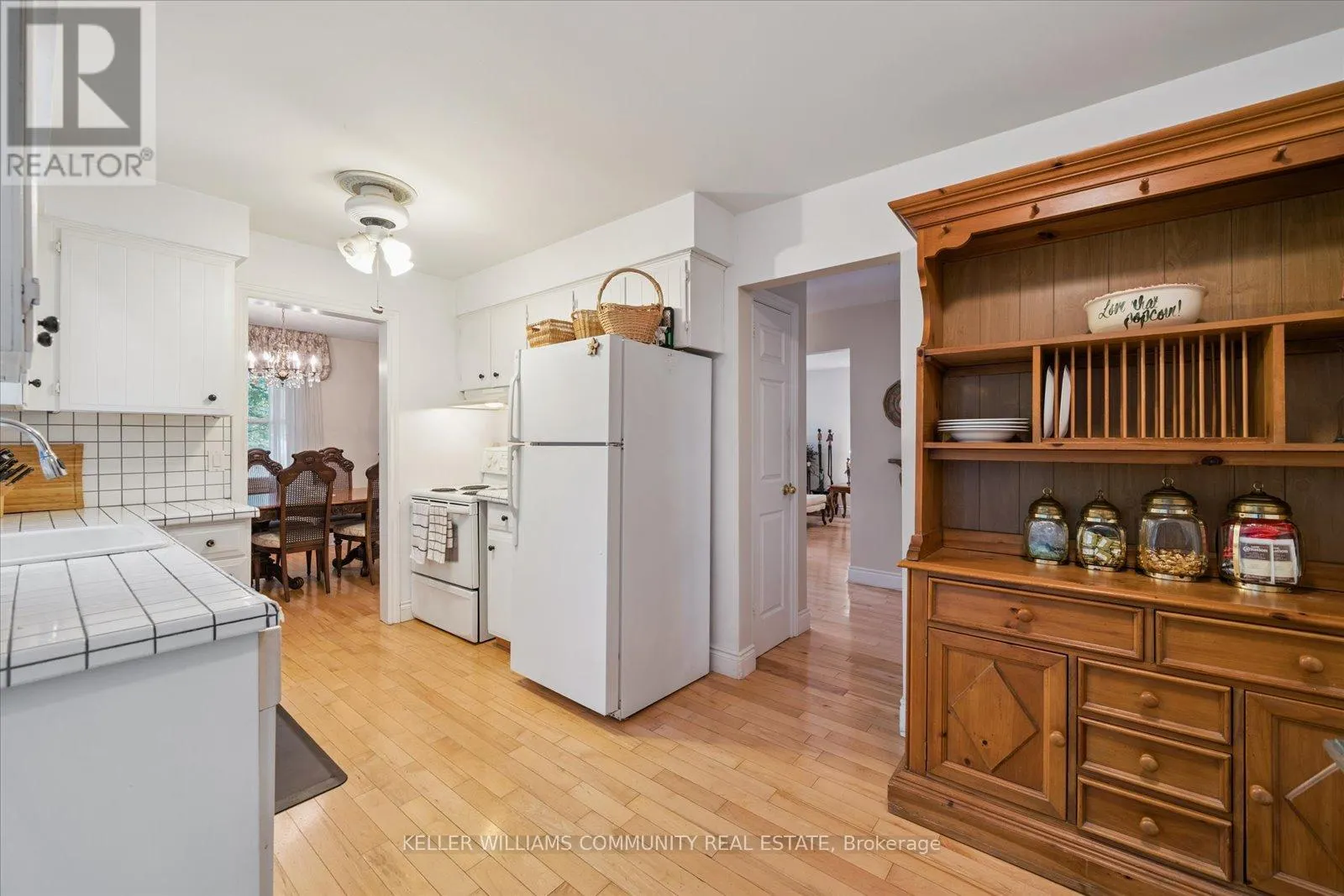 11 BAYLEAF COURT