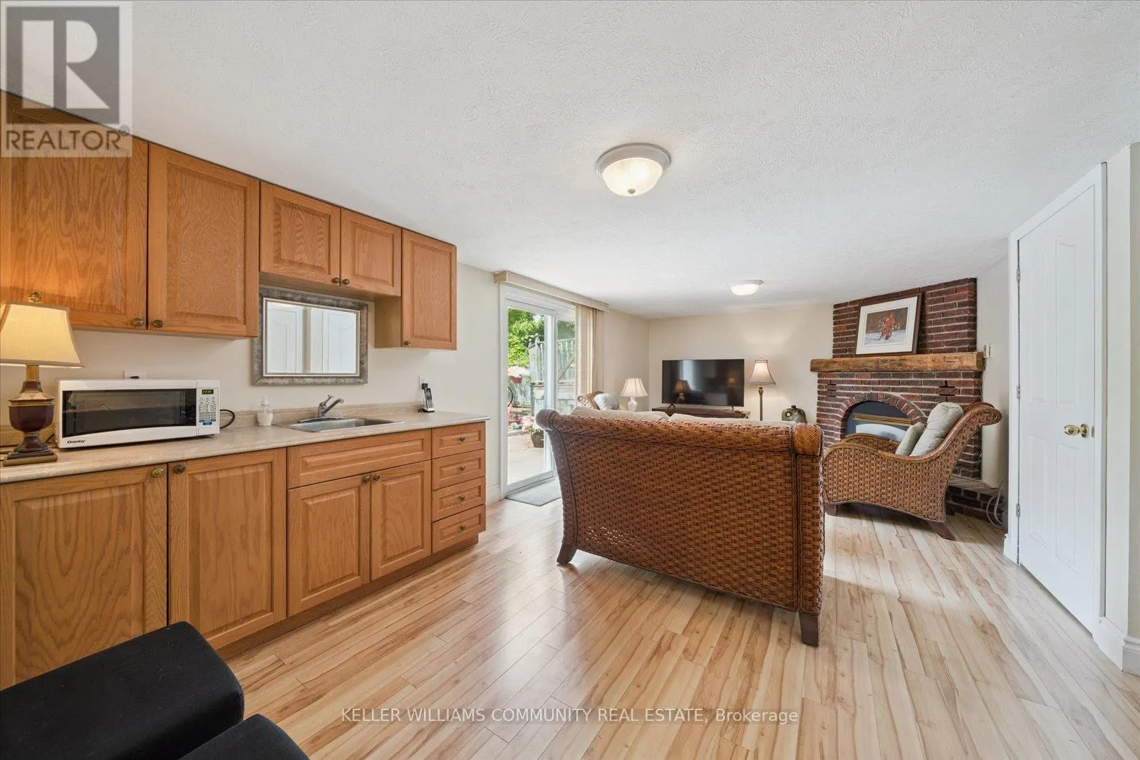 11 BAYLEAF COURT