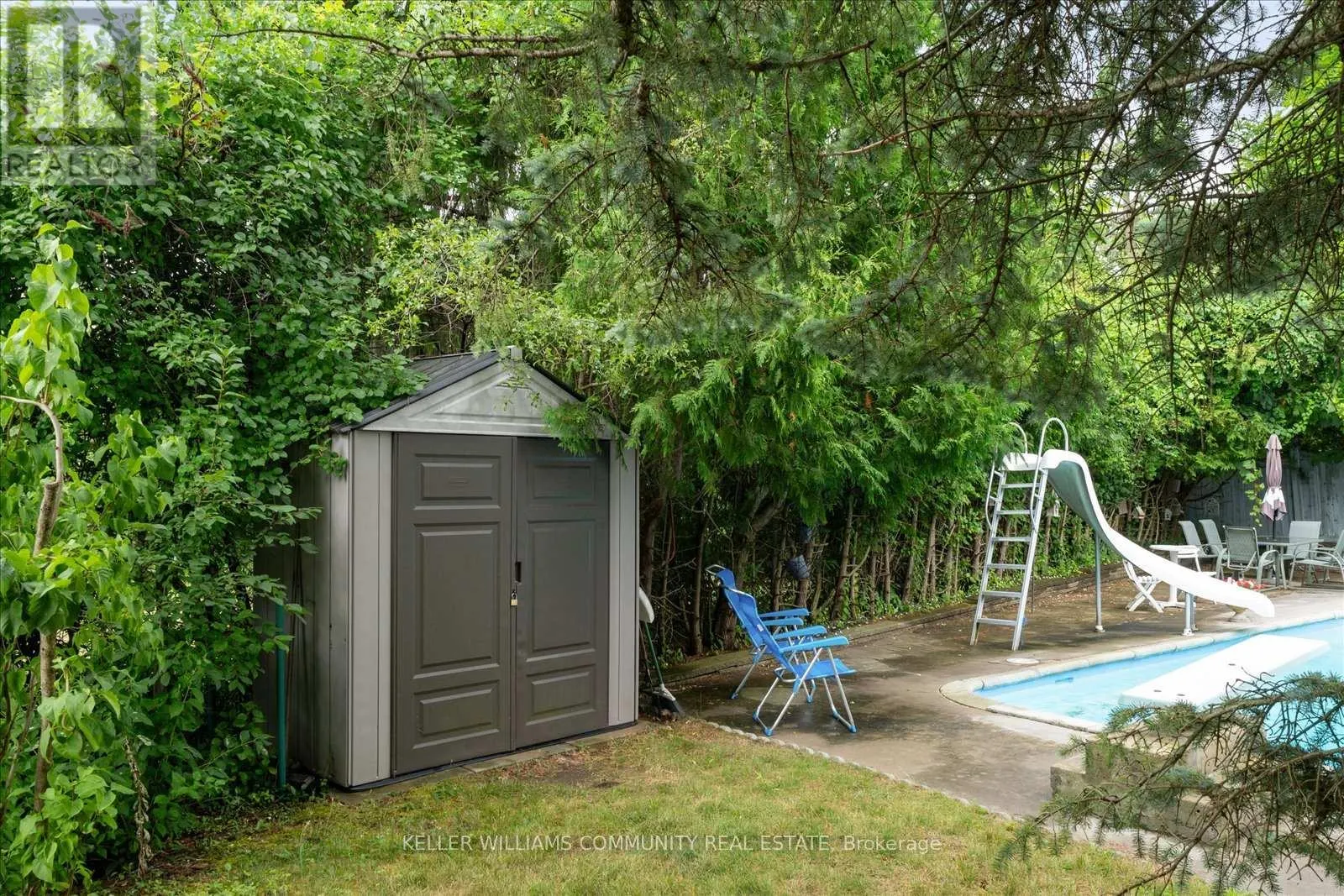 11 BAYLEAF COURT
