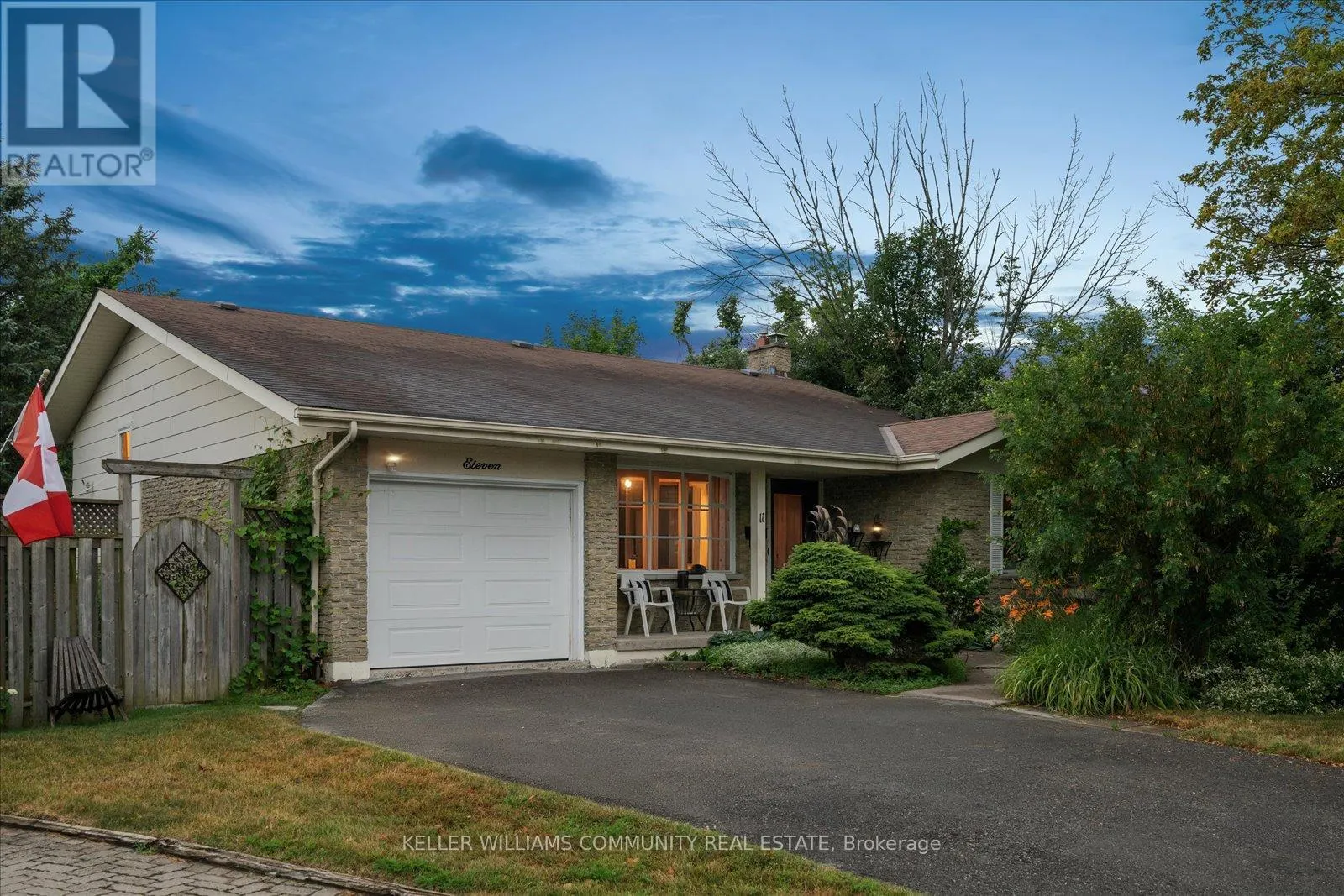 11 BAYLEAF COURT