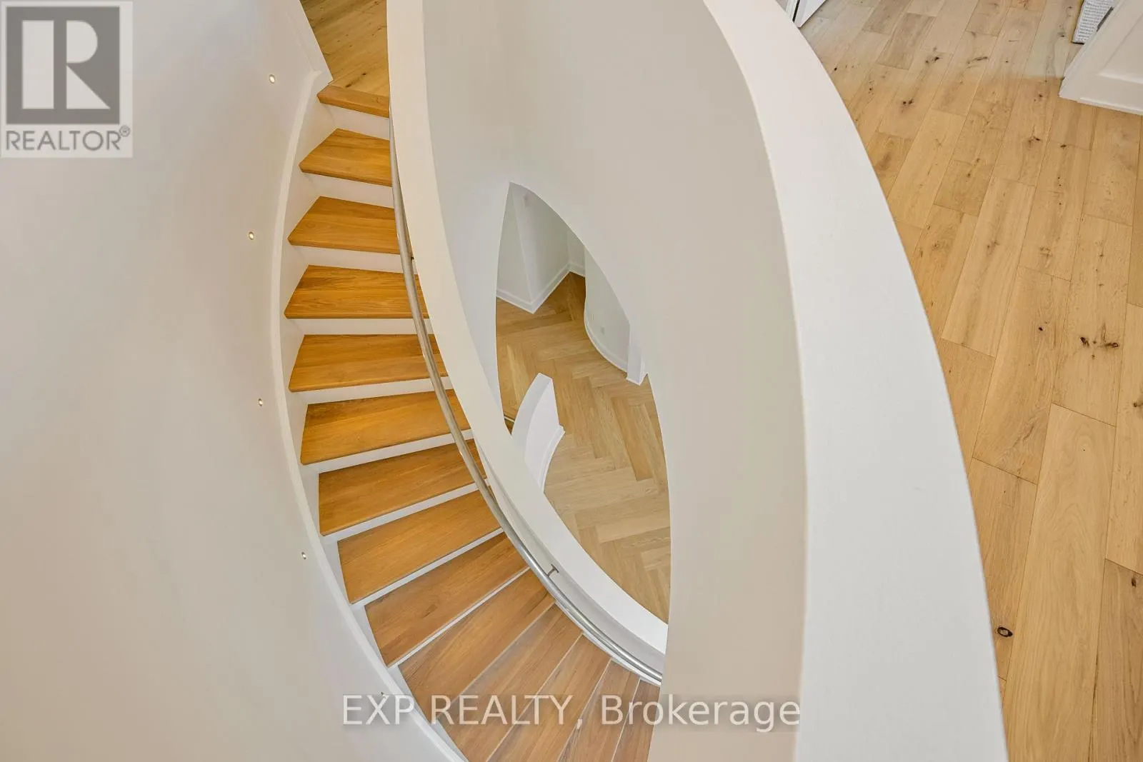 52 BIRCHMOUNT WALK