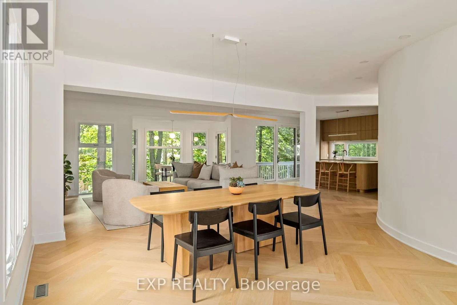 52 BIRCHMOUNT WALK