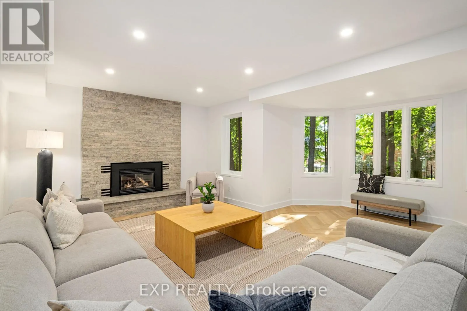 52 BIRCHMOUNT WALK
