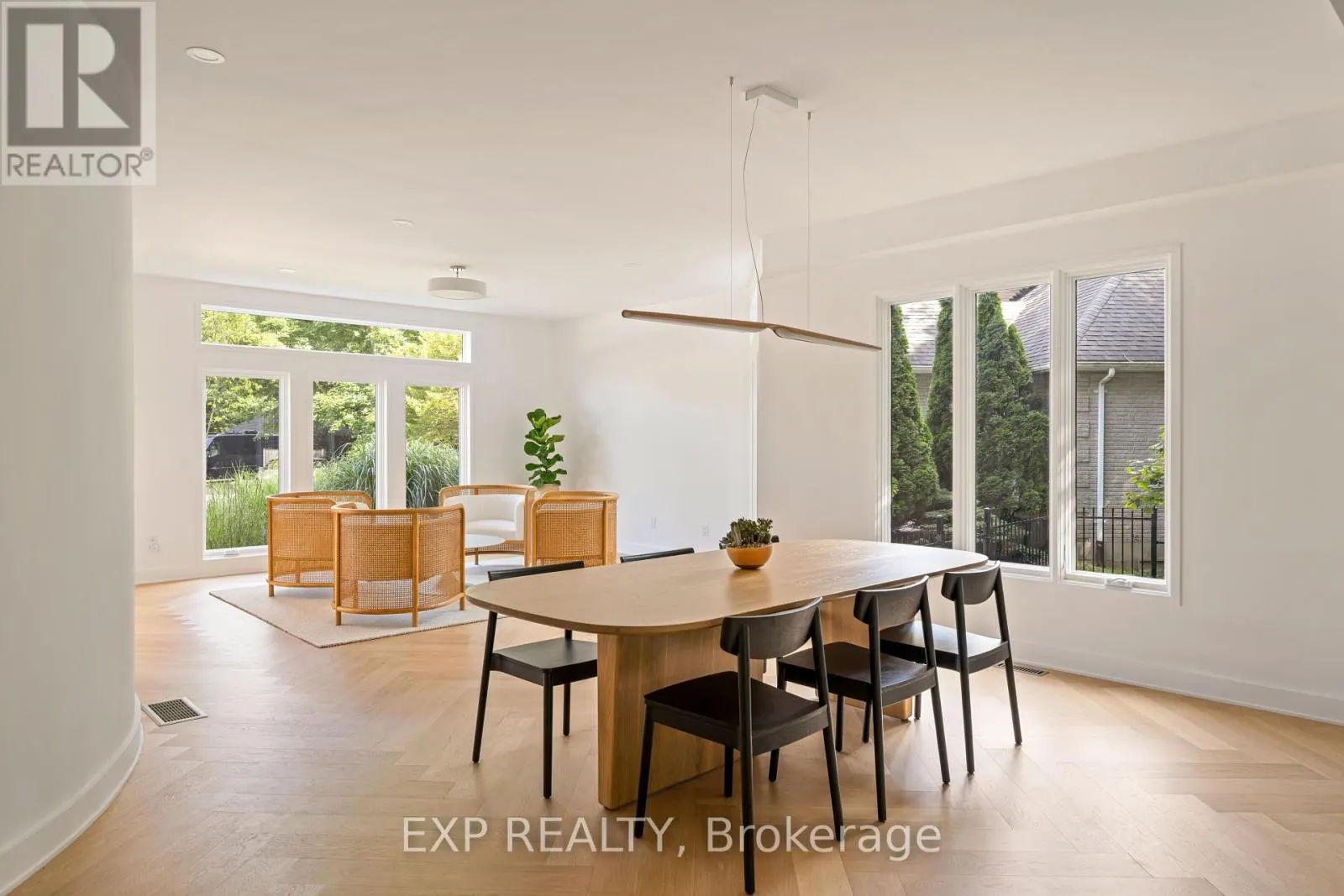 52 BIRCHMOUNT WALK