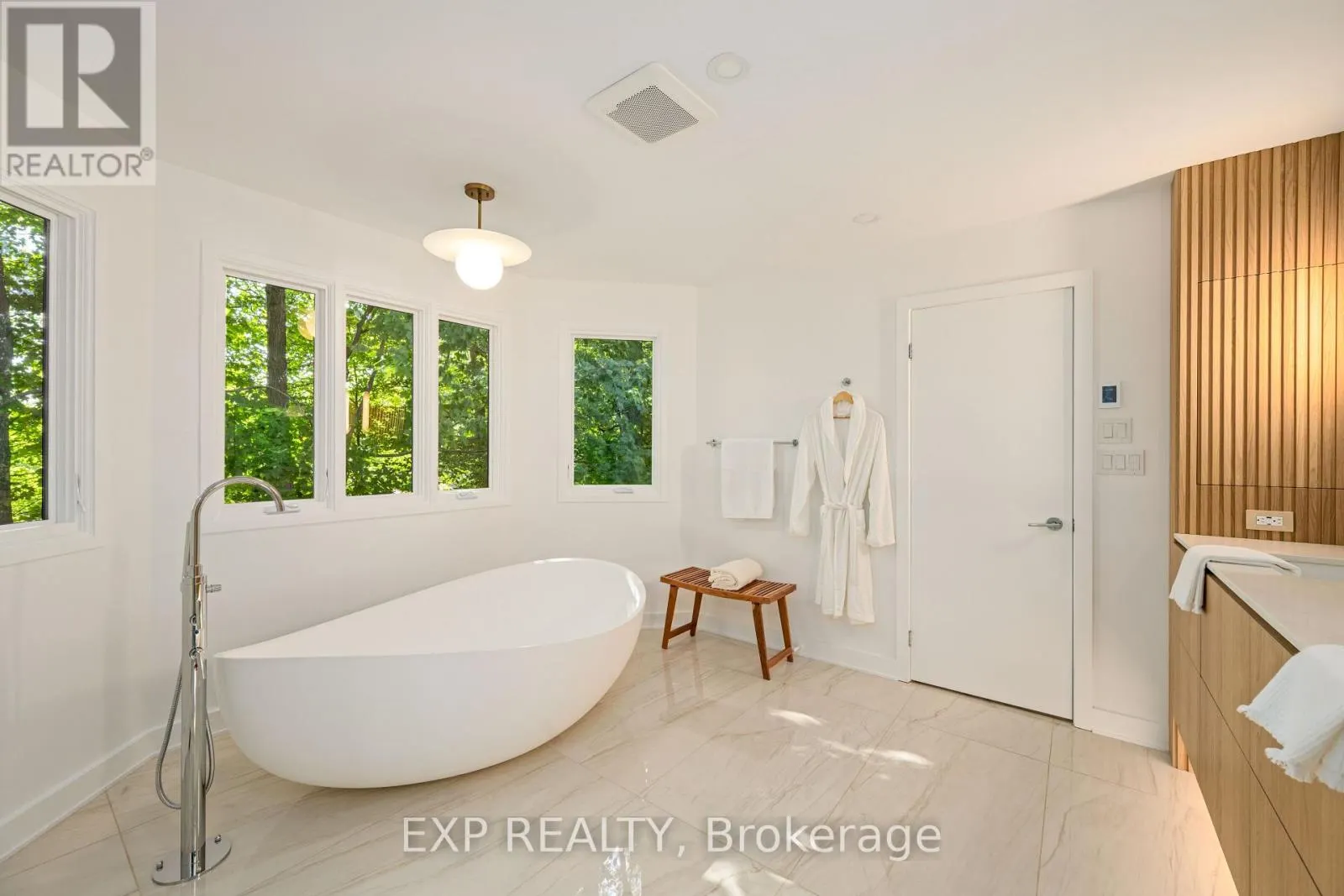52 BIRCHMOUNT WALK