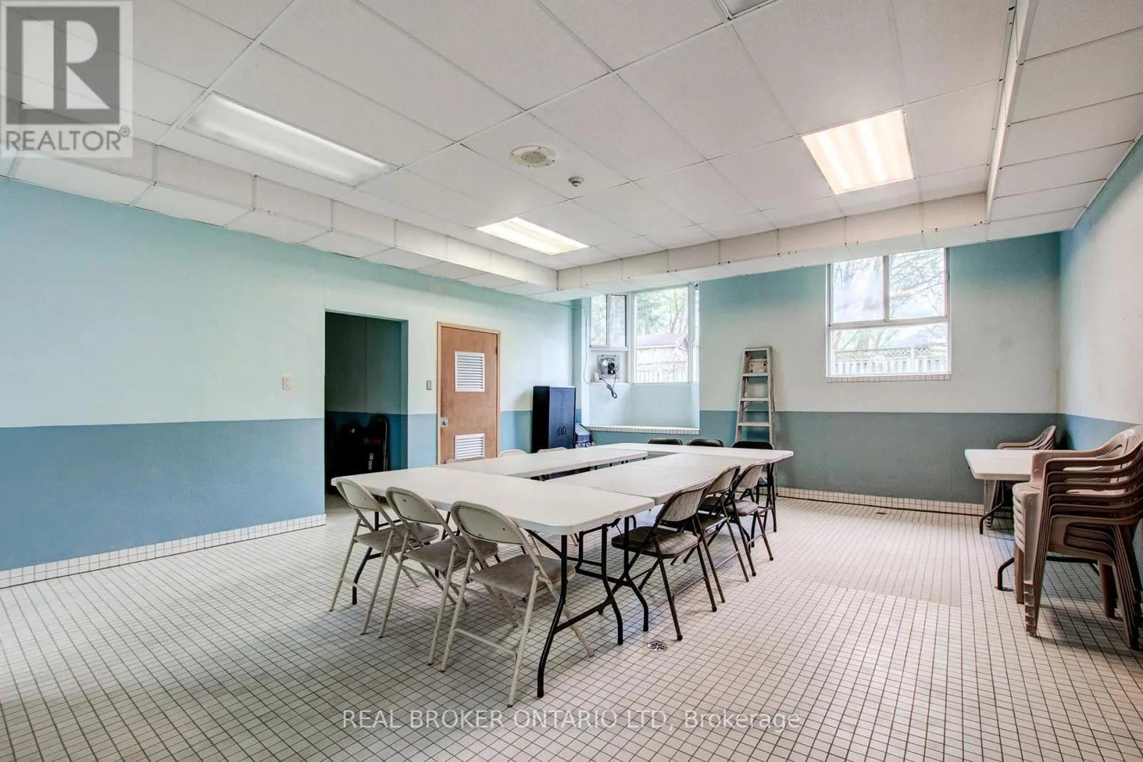 310 - 1180 COMMISSIONERS ROAD W, #310