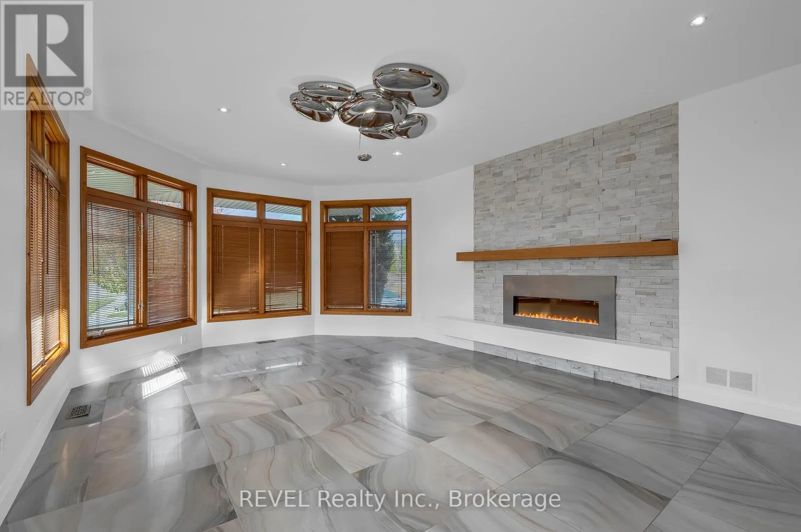 30 MARACAY WAY