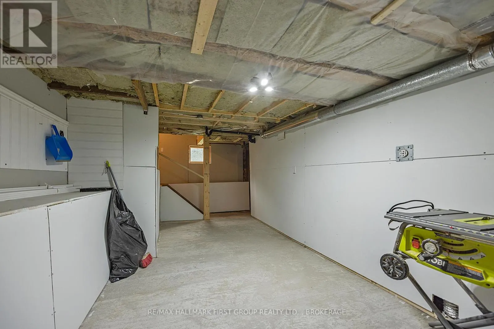 5105 BATTERSEA ROAD