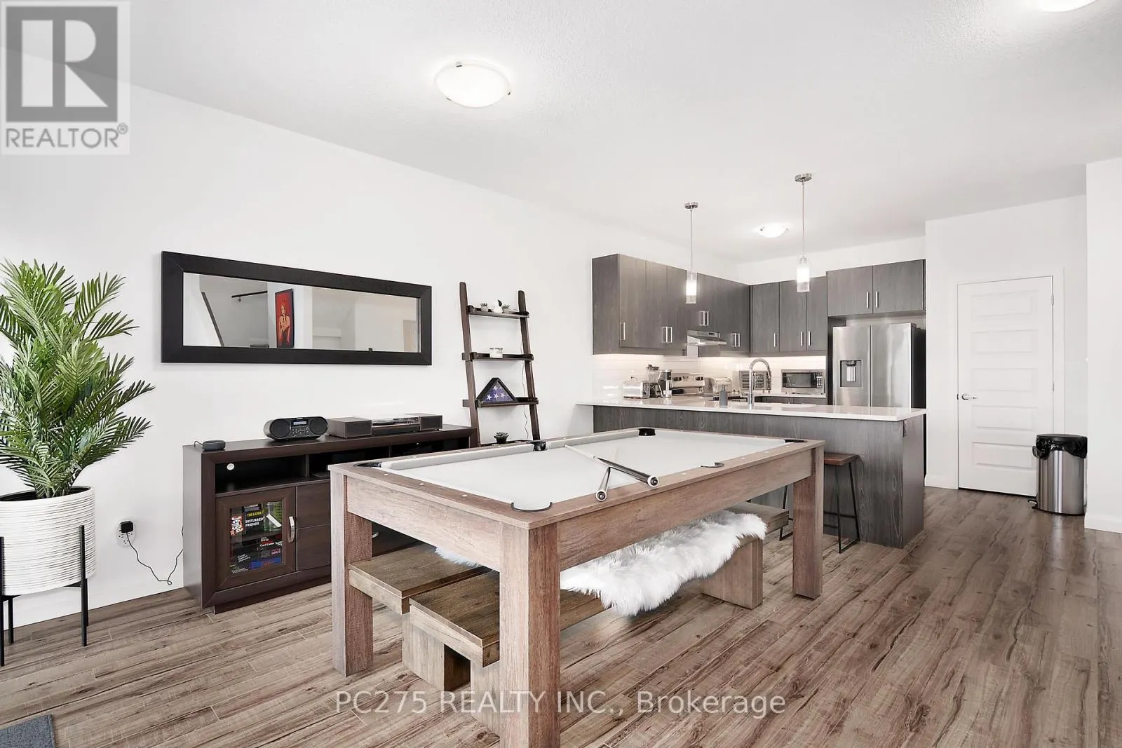 17 - 3046 SPRINGMEADOW ROAD, #17