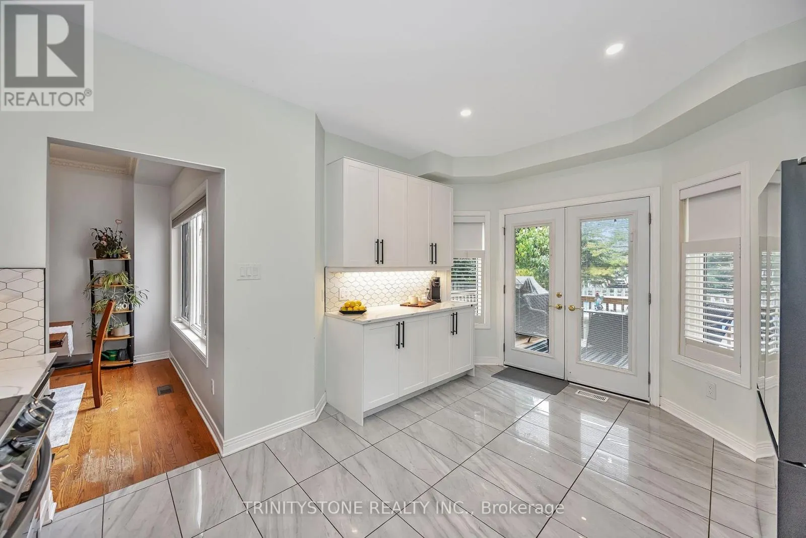 6 CINNABAR WAY