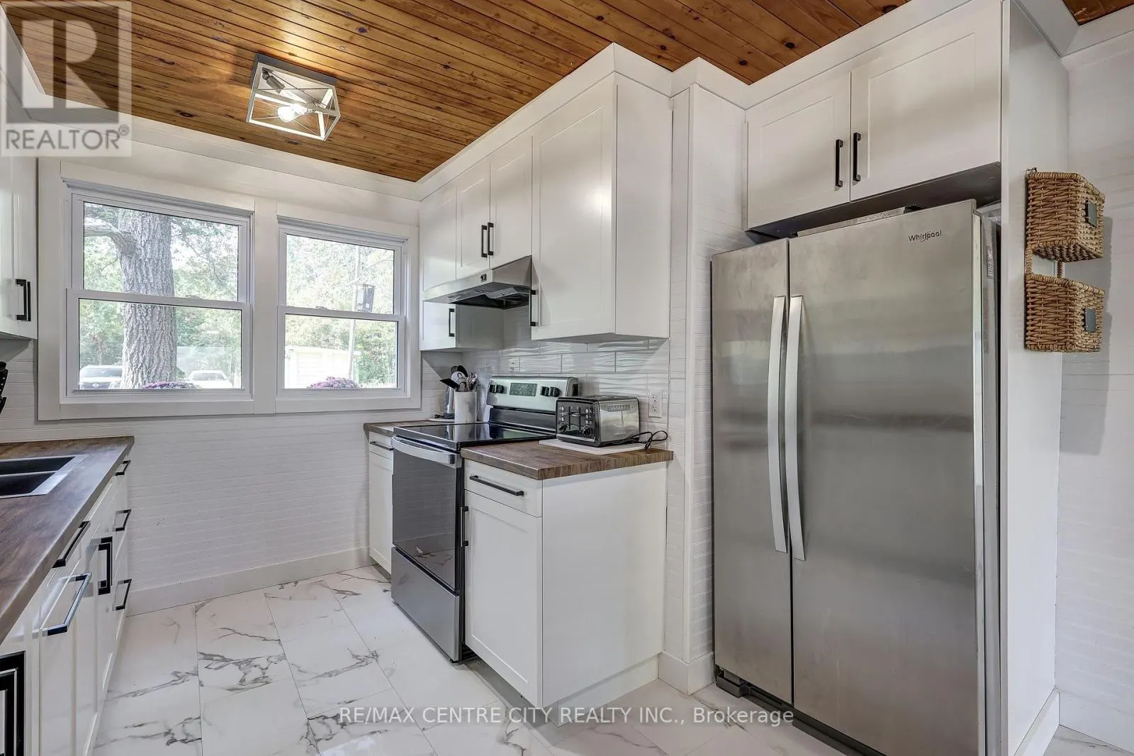 17374 LAKESHORE ROAD