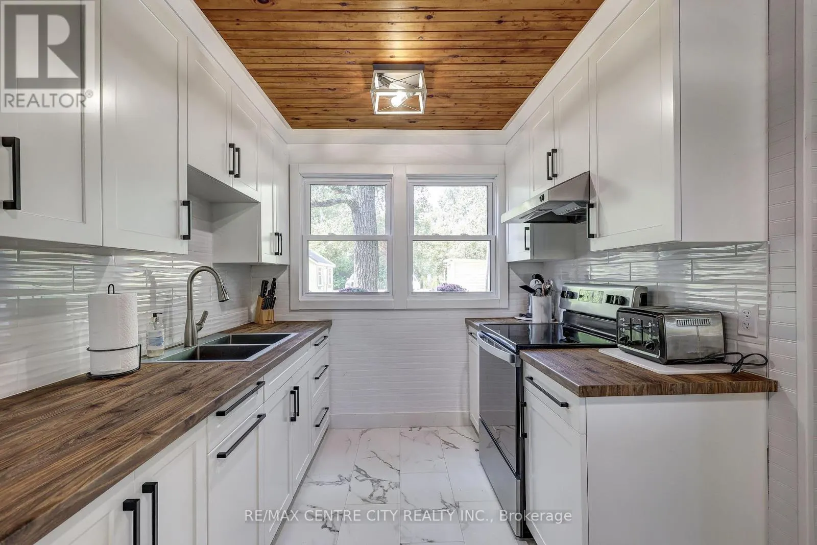 17374 LAKESHORE ROAD