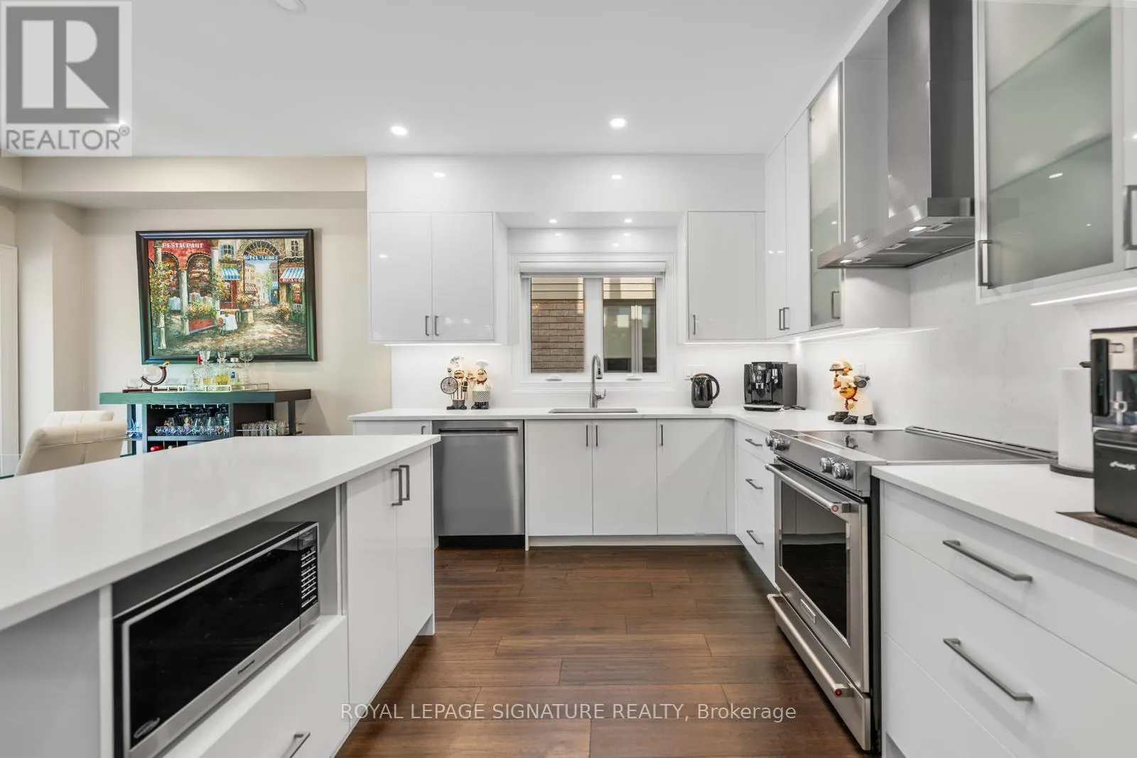 704 ROBERT FERRIE DRIVE