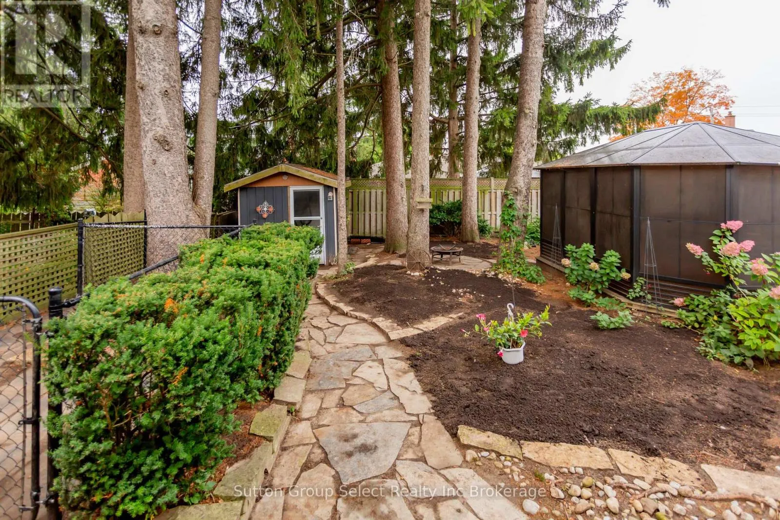 714 GLADSTONE DRIVE