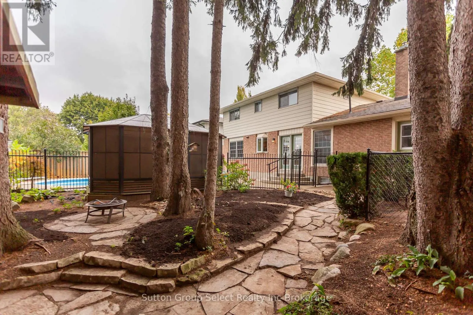714 GLADSTONE DRIVE