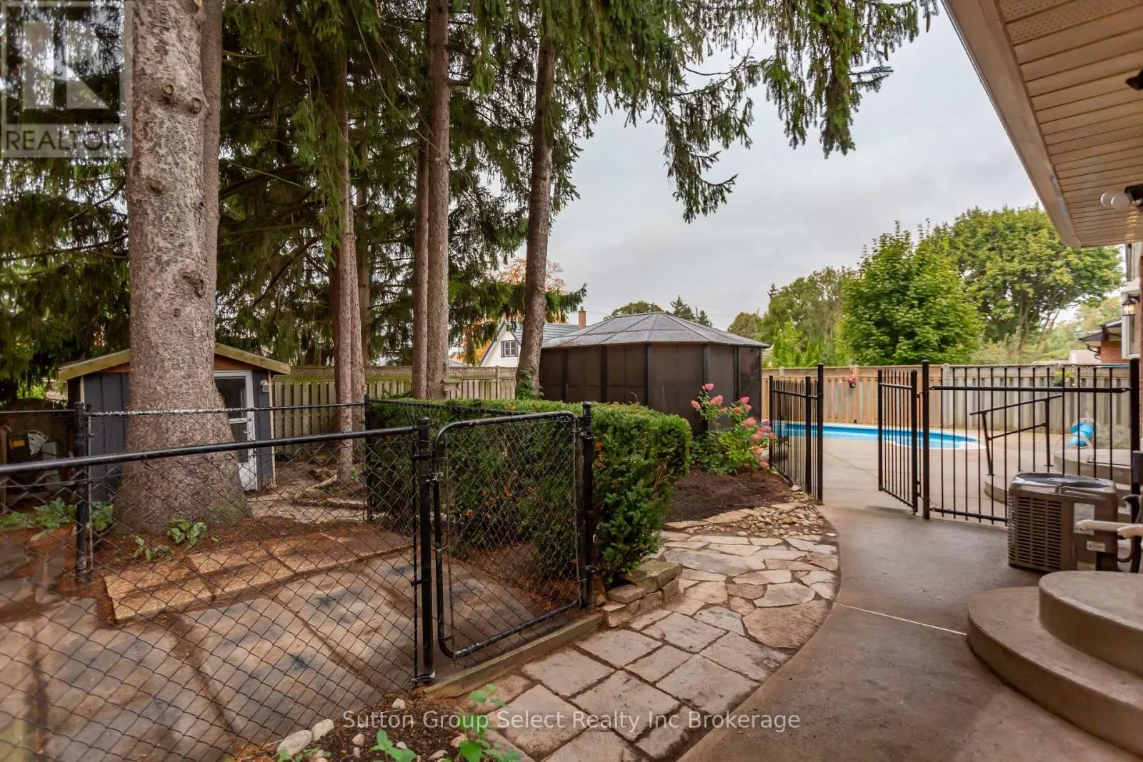 714 GLADSTONE DRIVE