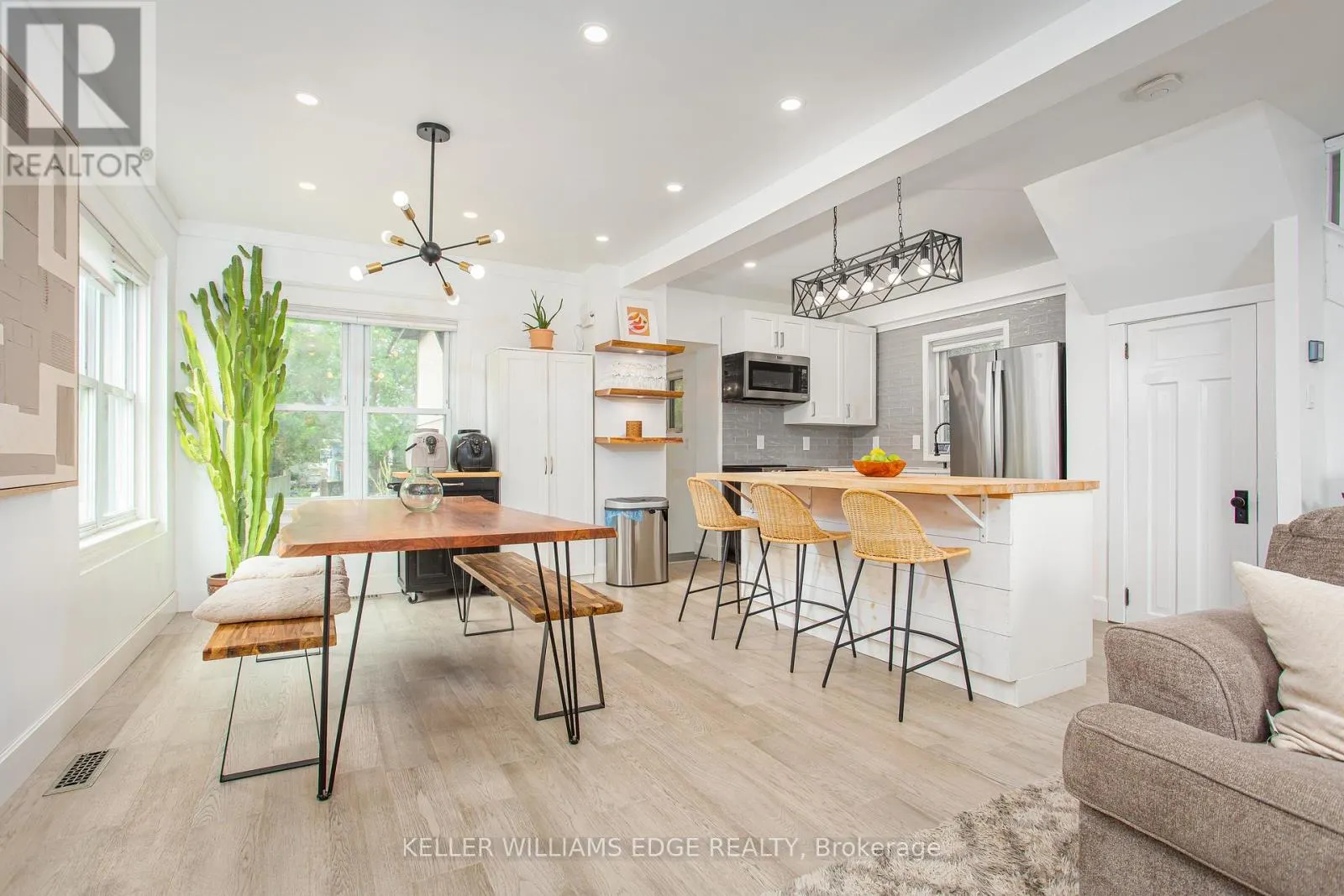 826 BEACH BOULEVARD