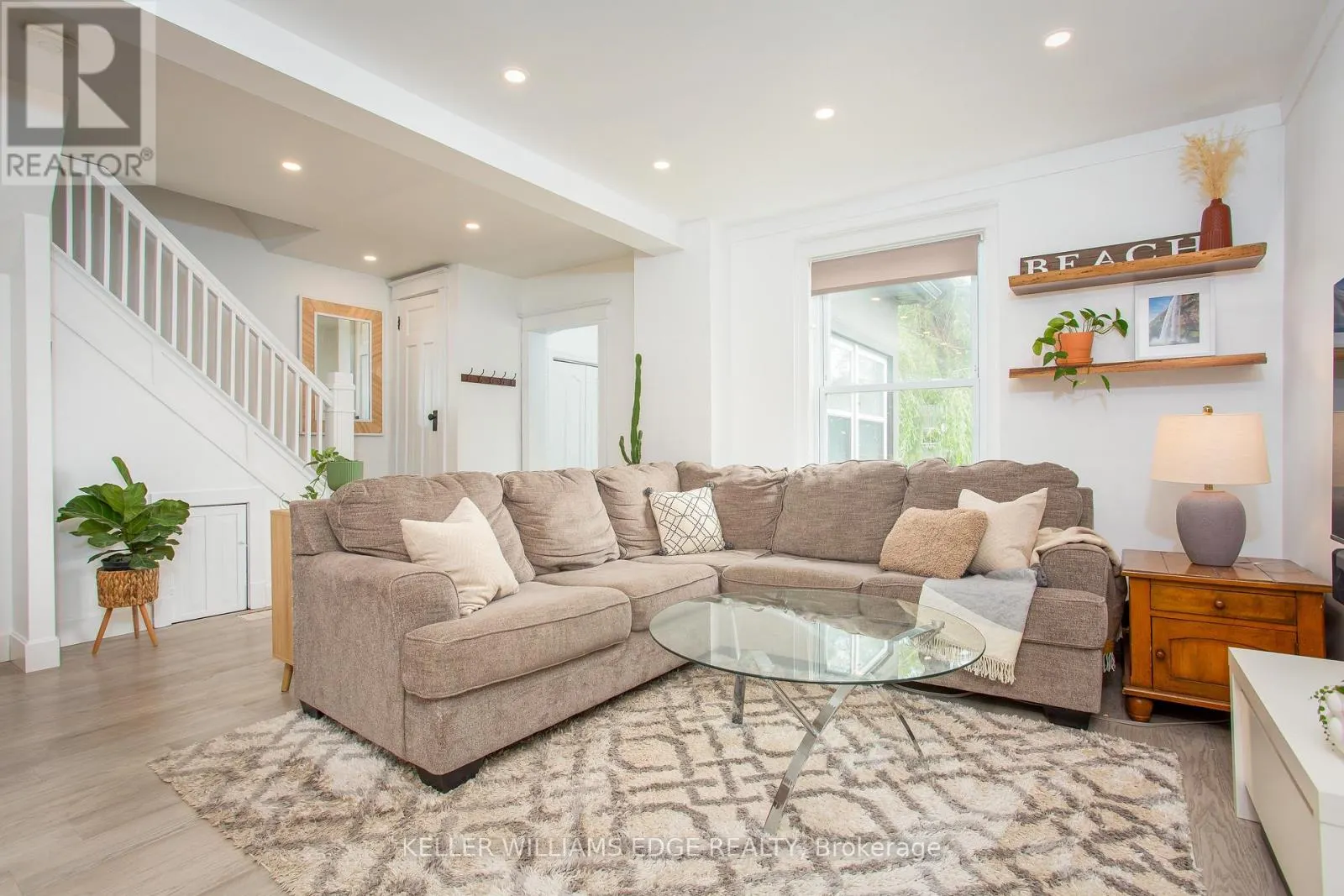 826 BEACH BOULEVARD
