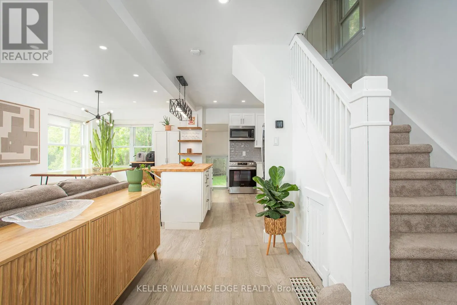 826 BEACH BOULEVARD