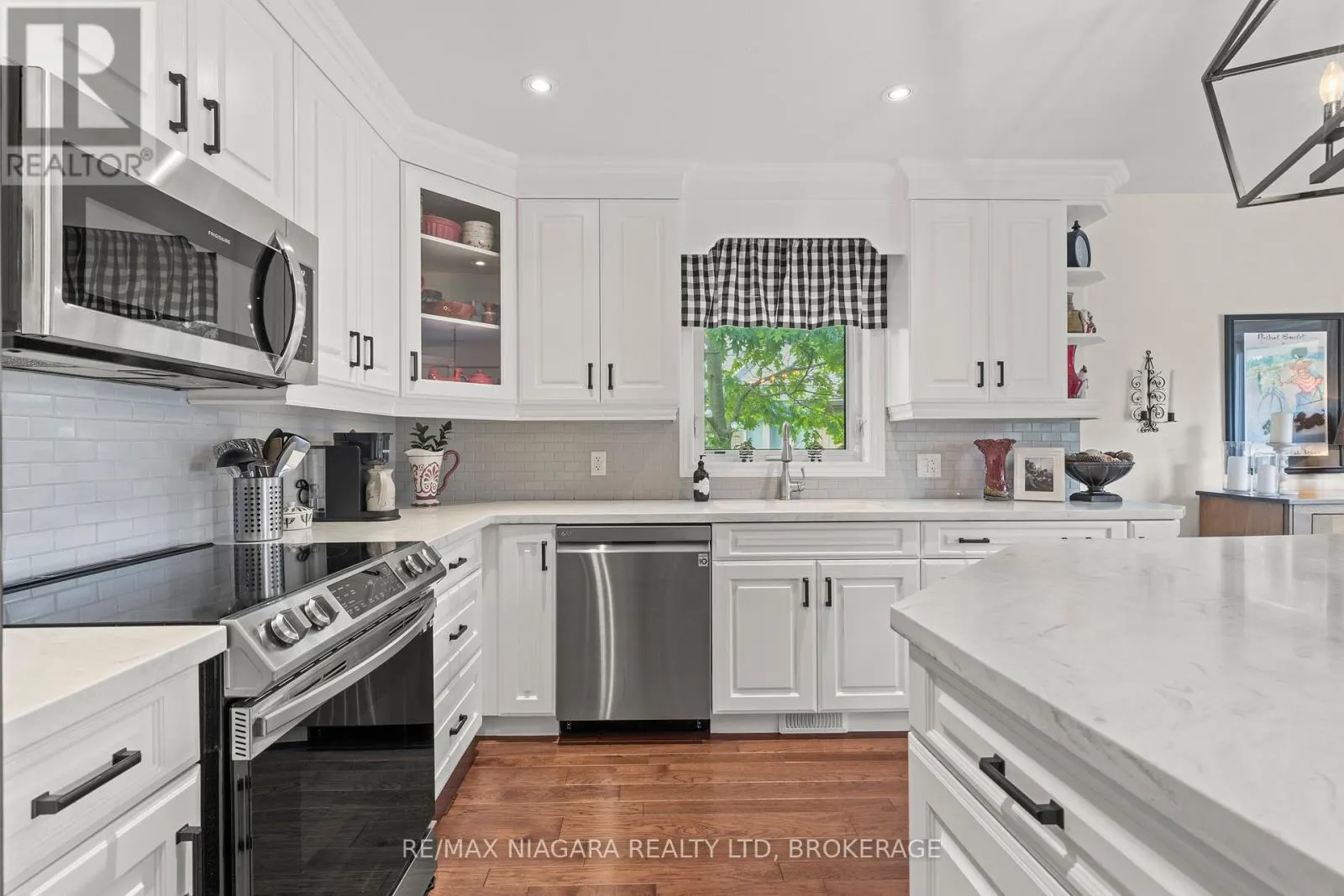 42 ROSE GLEN CRESCENT