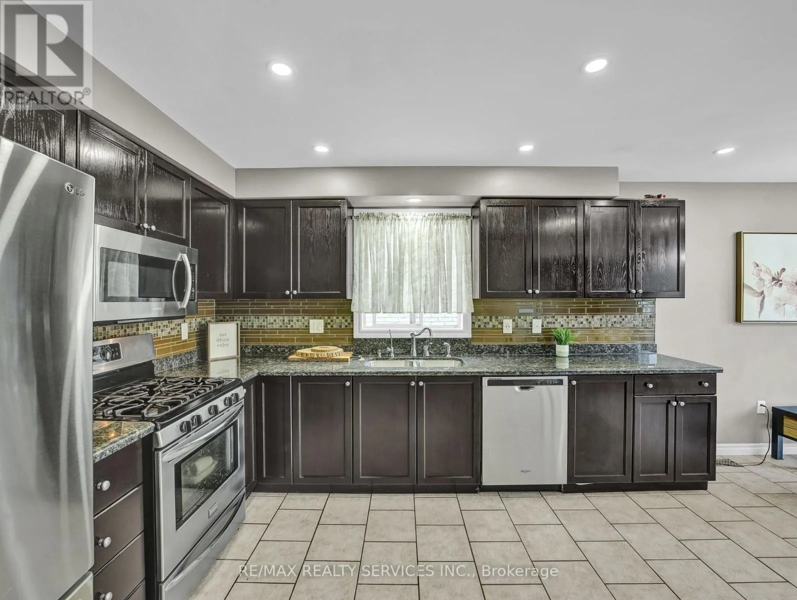 11 WILLOWRIDGE WAY