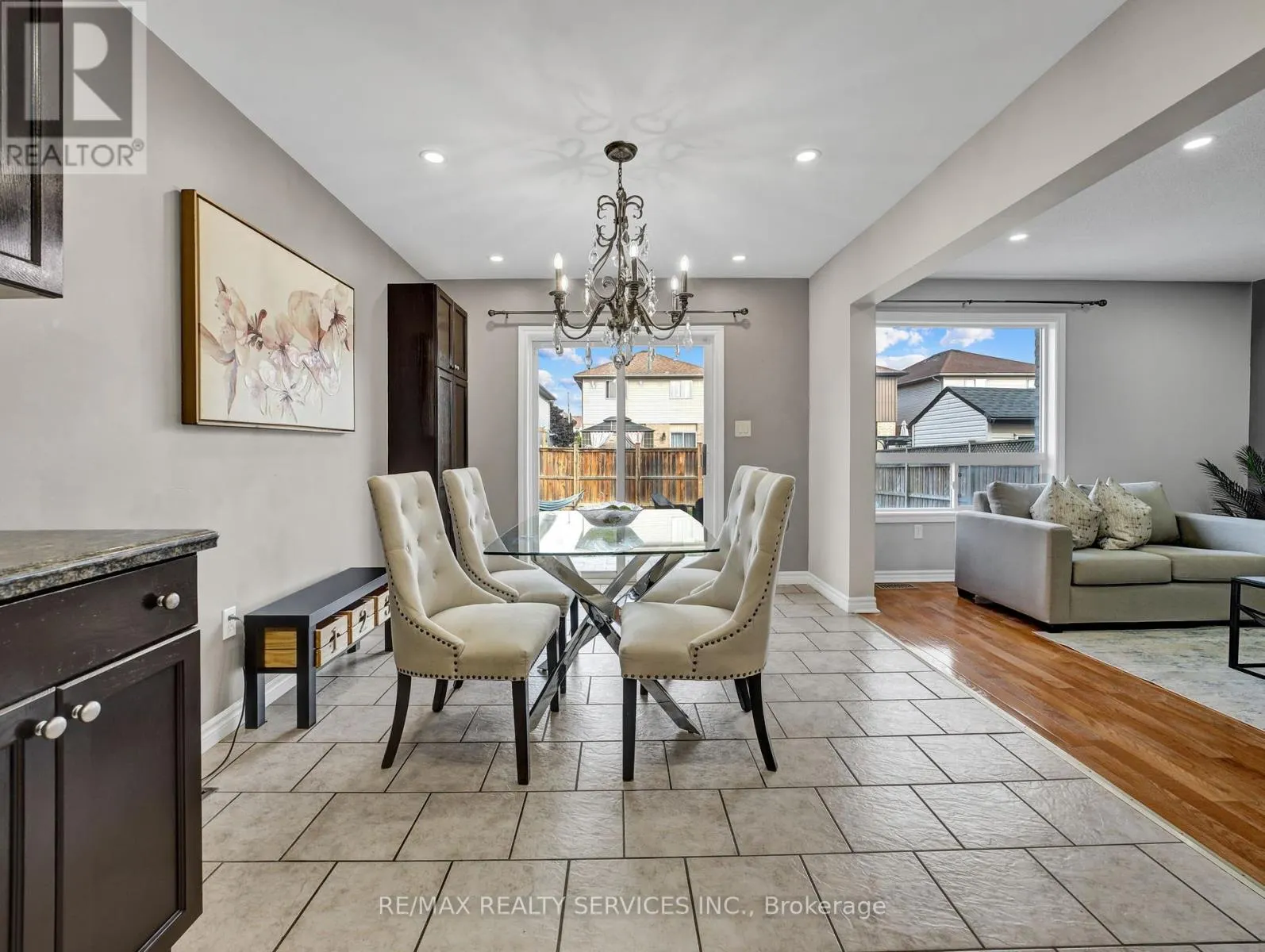 11 WILLOWRIDGE WAY