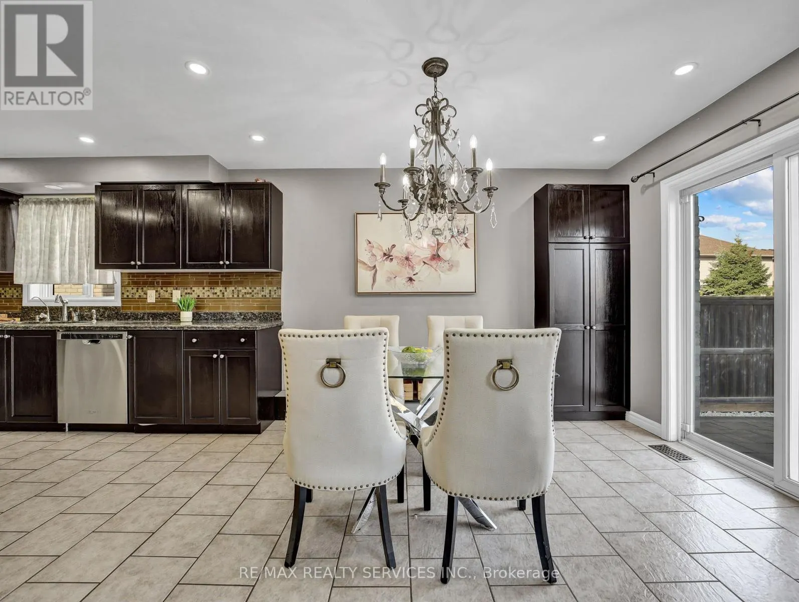 11 WILLOWRIDGE WAY