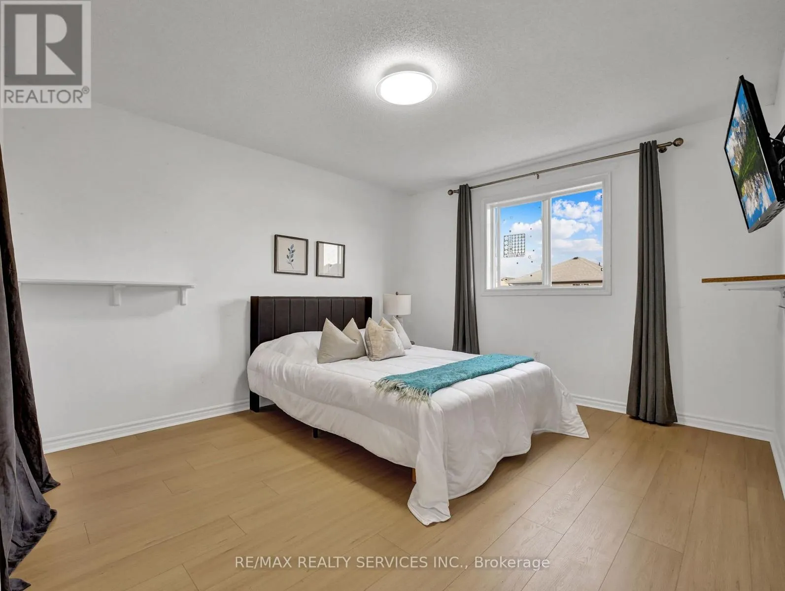 11 WILLOWRIDGE WAY