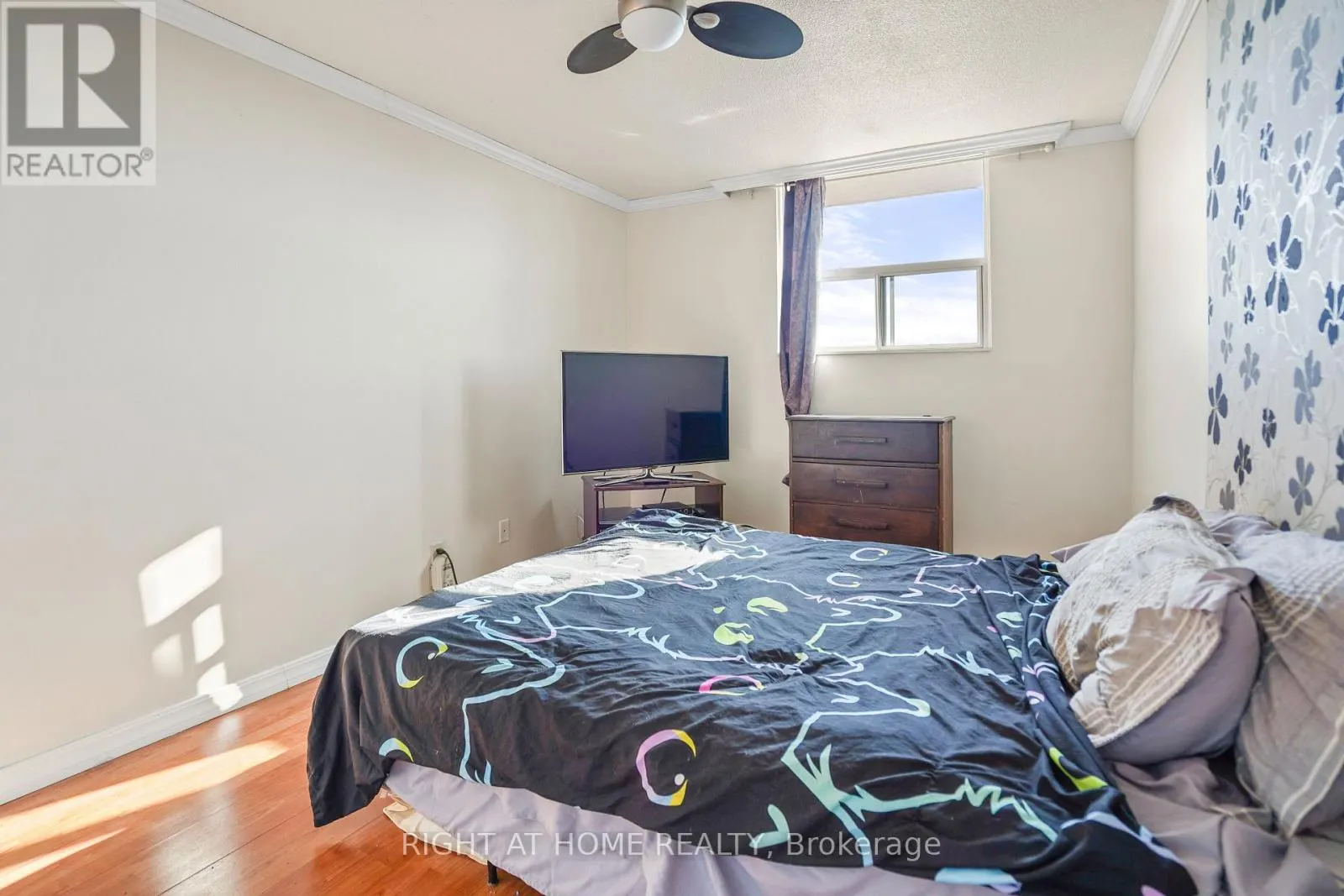 1609 - 1103 JALNA BOULEVARD