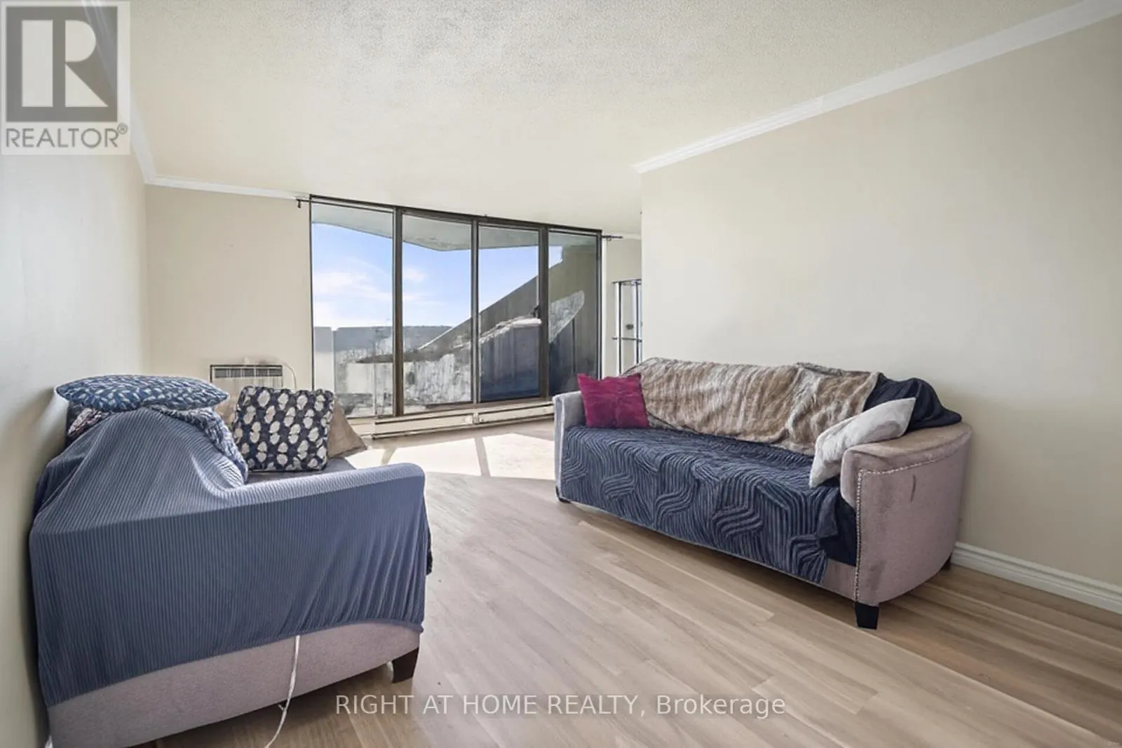 1609 - 1103 JALNA BOULEVARD