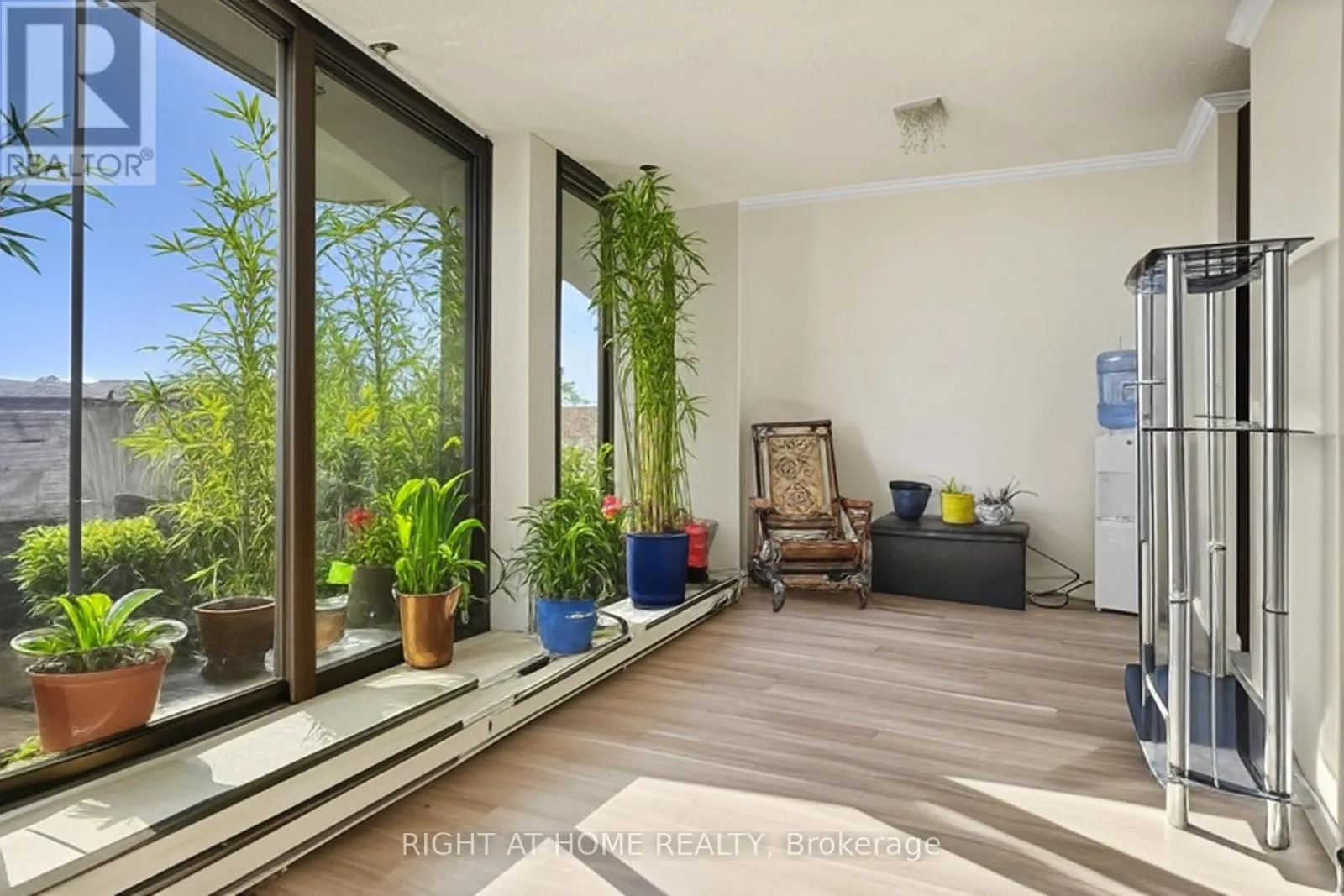 1609 - 1103 JALNA BOULEVARD
