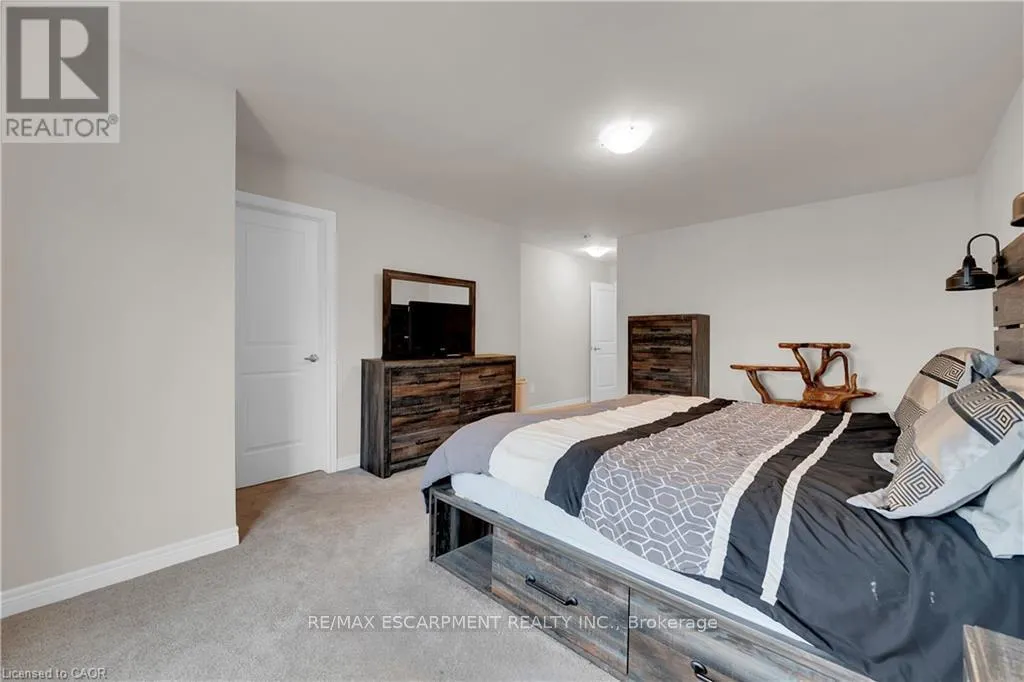 24 - 27 RACHEL DRIVE