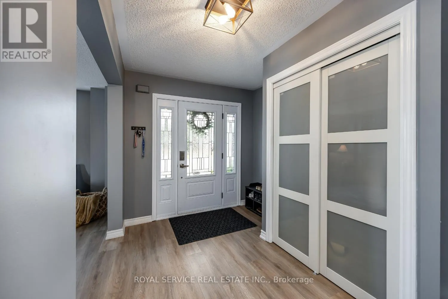 1723 RAVENWOOD DRIVE