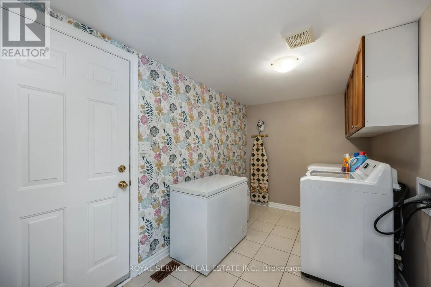 1723 RAVENWOOD DRIVE