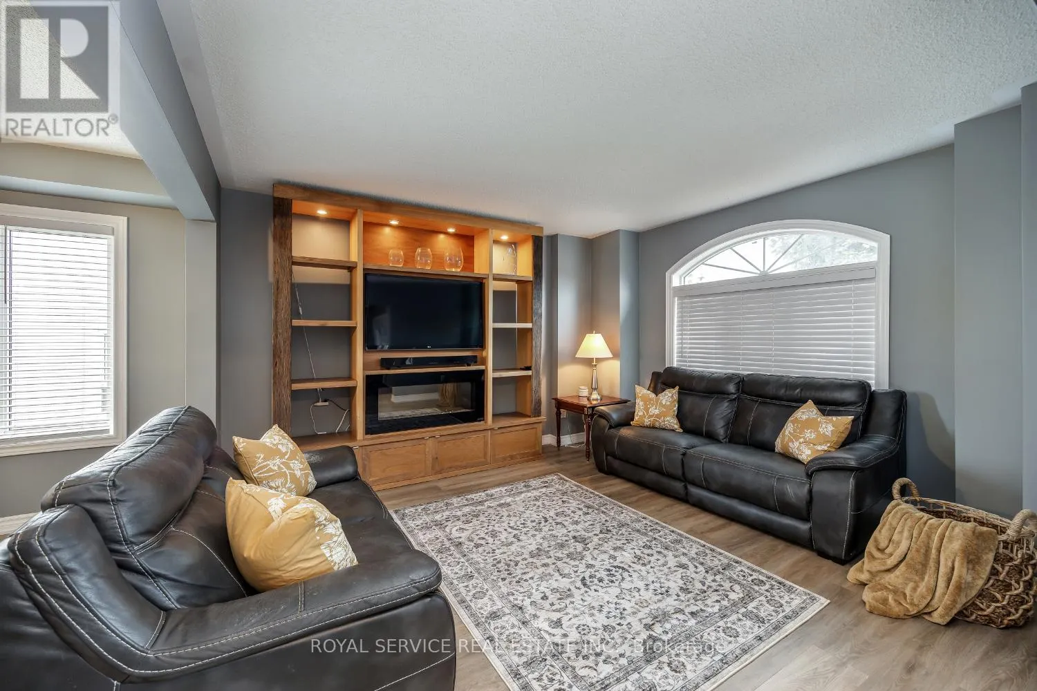 1723 RAVENWOOD DRIVE