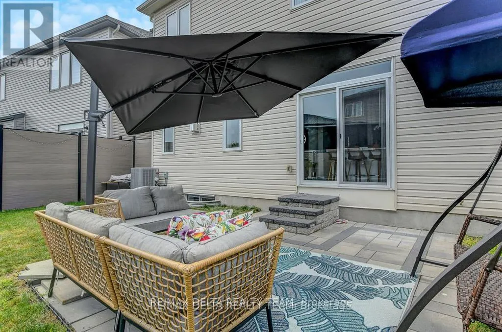 370 AQUAVIEW DRIVE