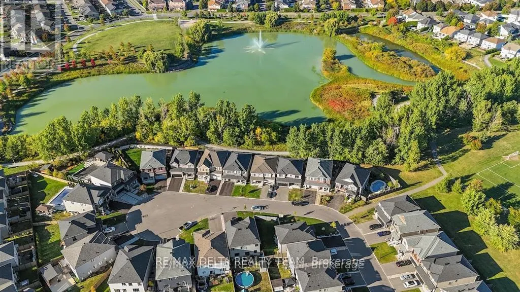 370 AQUAVIEW DRIVE