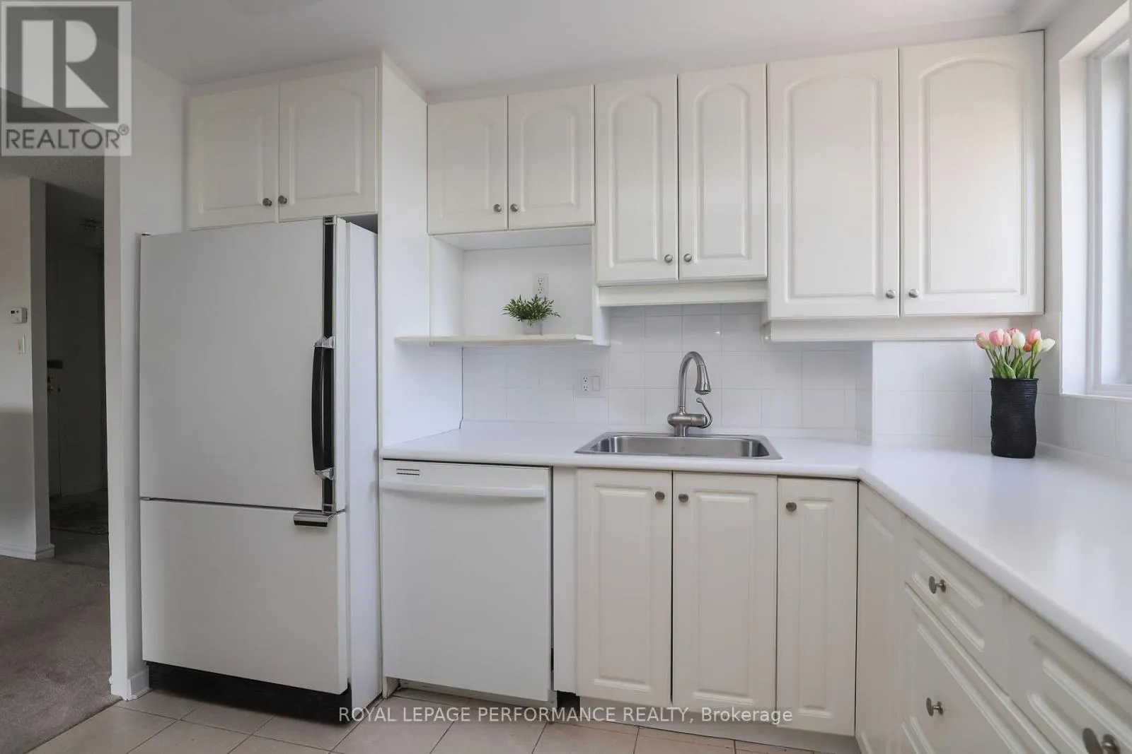 1002 - 1171 AMBLESIDE DRIVE