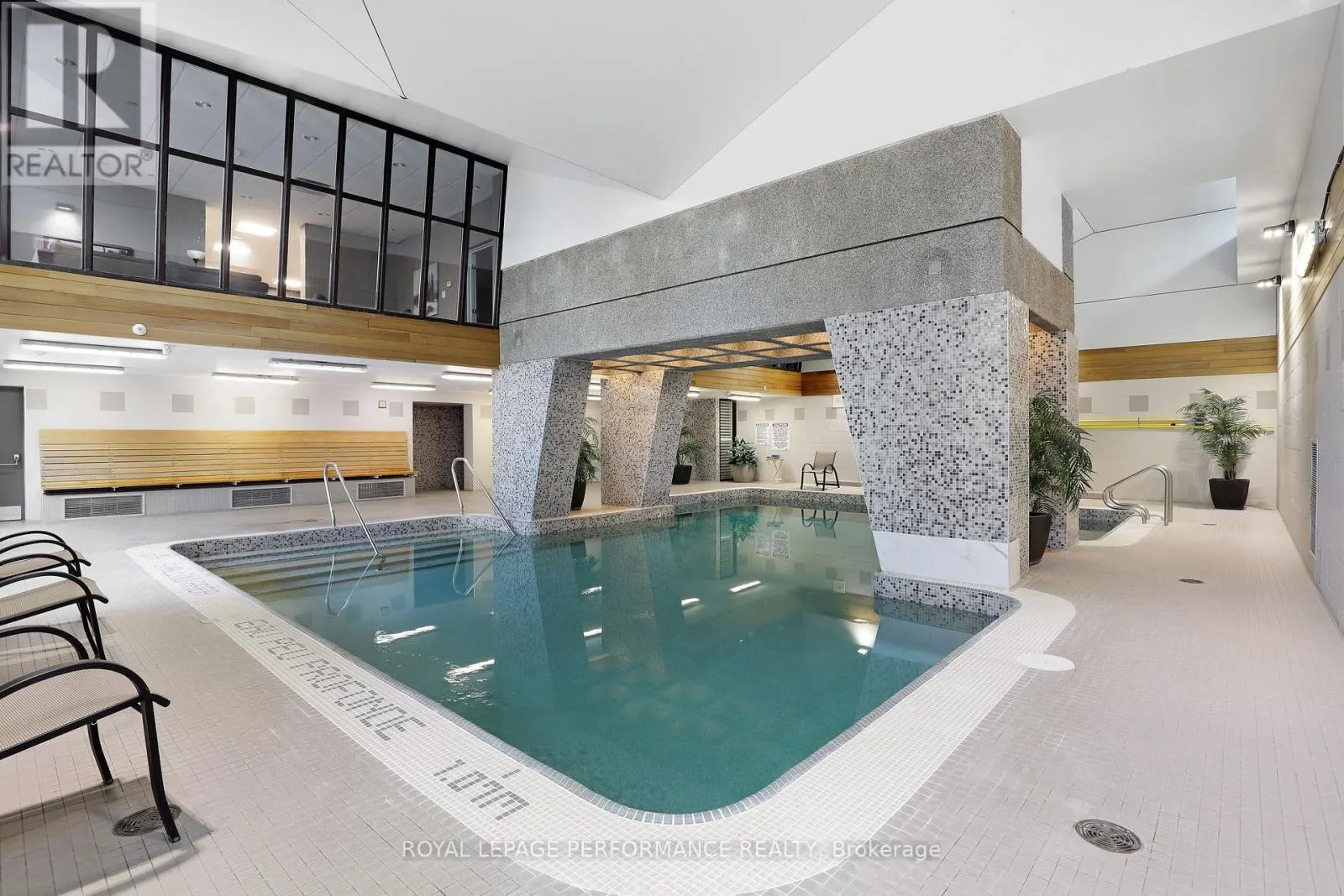 1002 - 1171 AMBLESIDE DRIVE