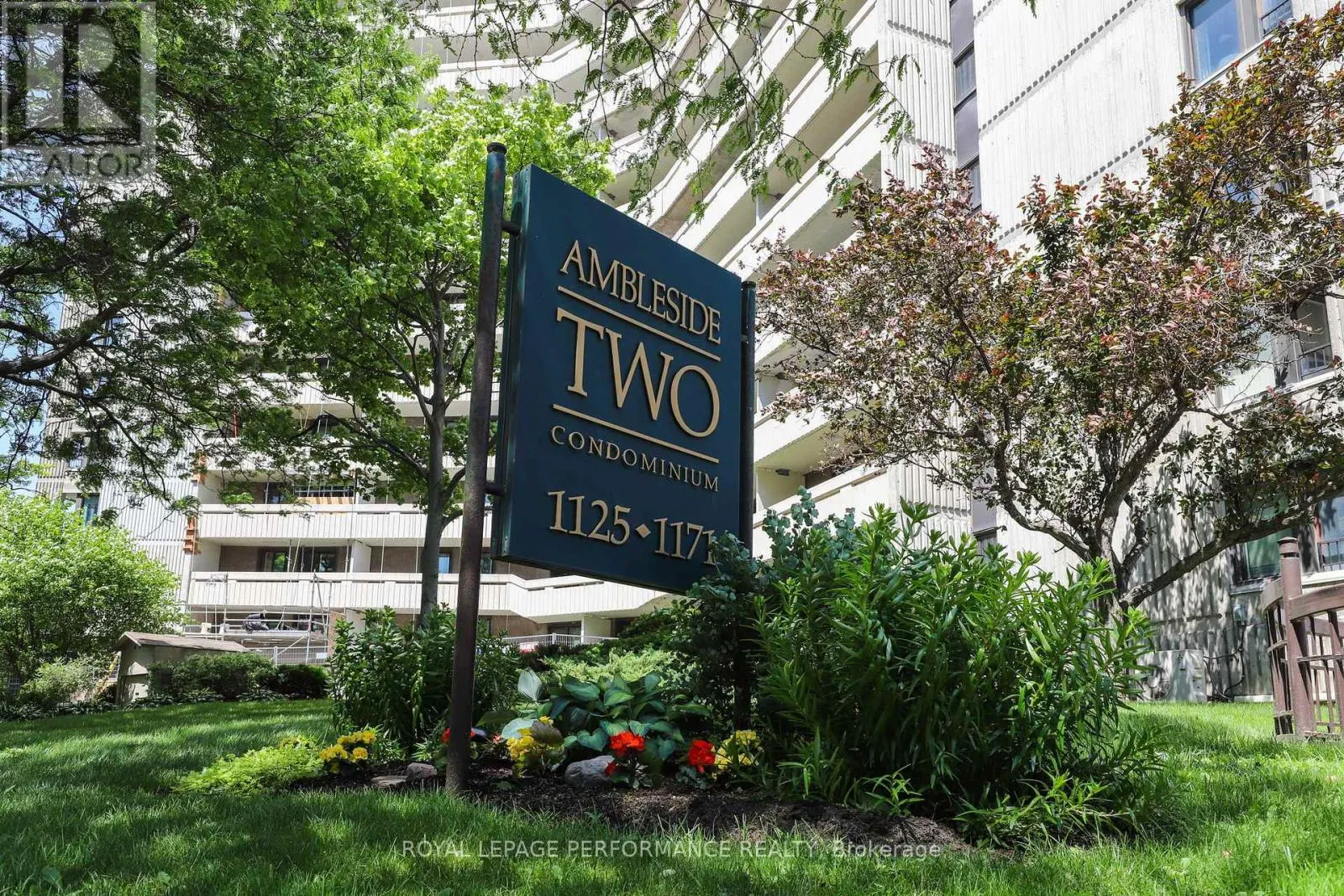 1002 - 1171 AMBLESIDE DRIVE