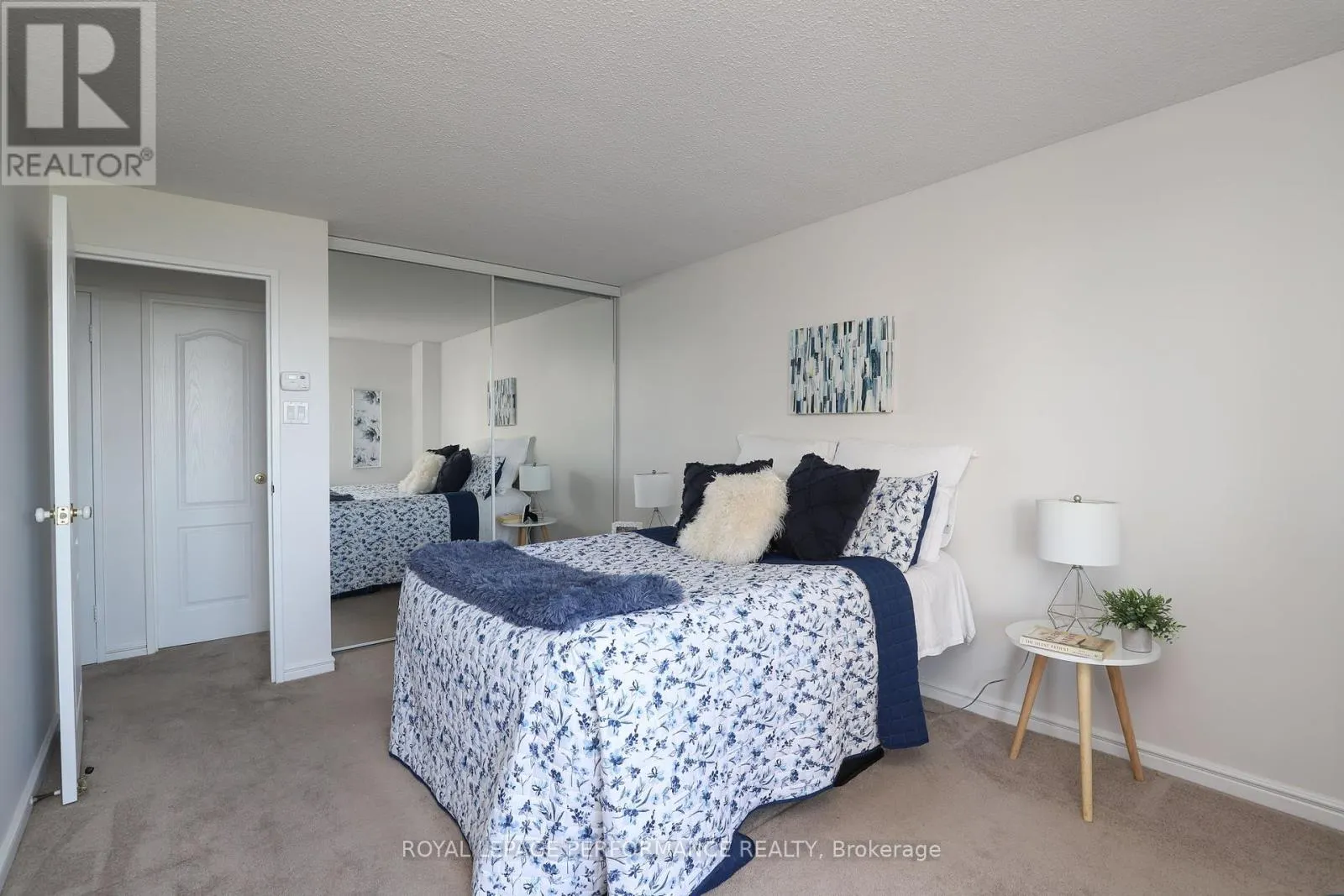 1002 - 1171 AMBLESIDE DRIVE
