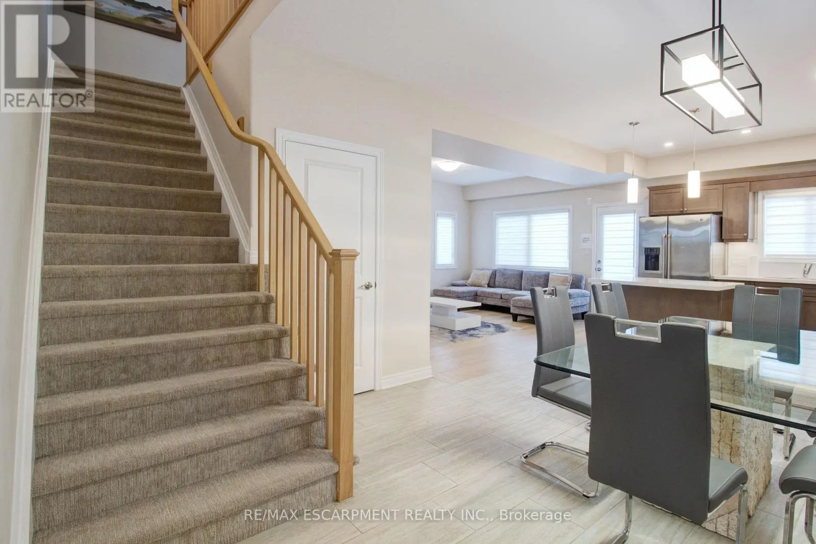 7387 SHERRILEE CRESCENT