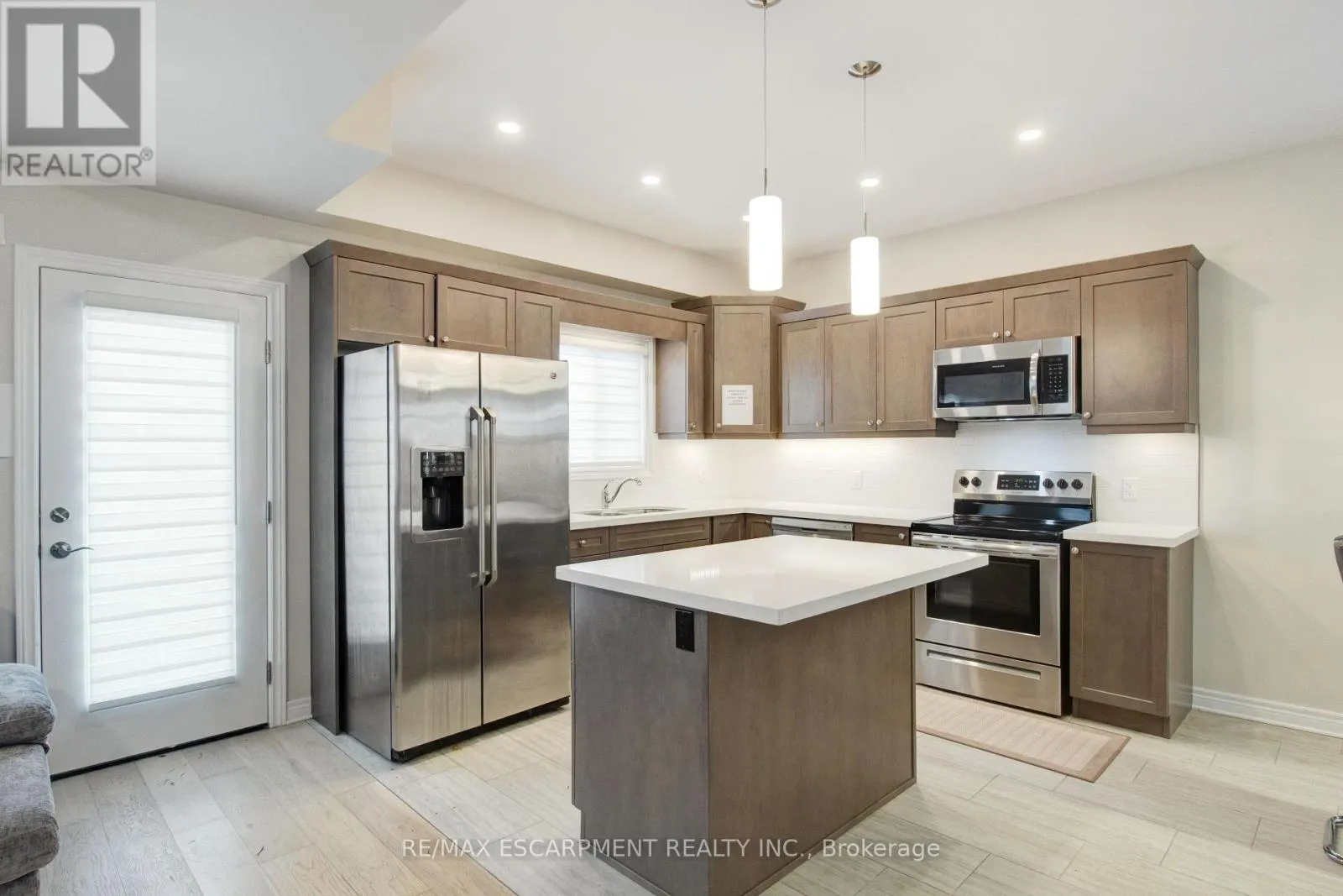 7387 SHERRILEE CRESCENT