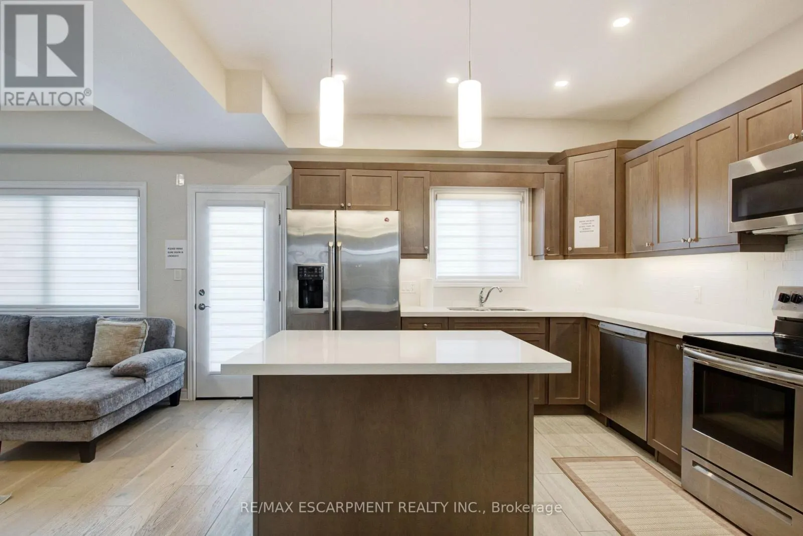 7387 SHERRILEE CRESCENT